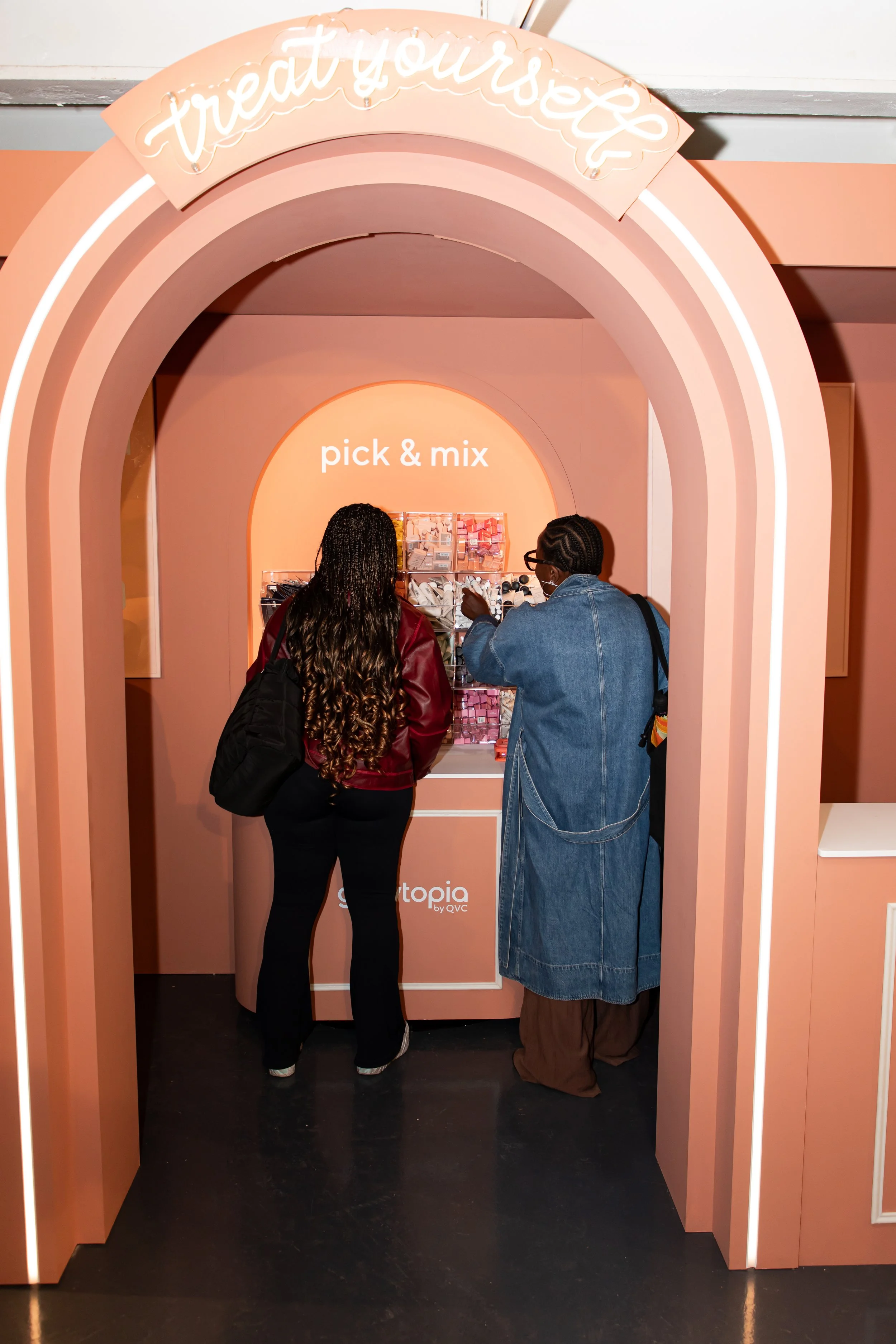 Glowtopia x QVC Event-84.jpg