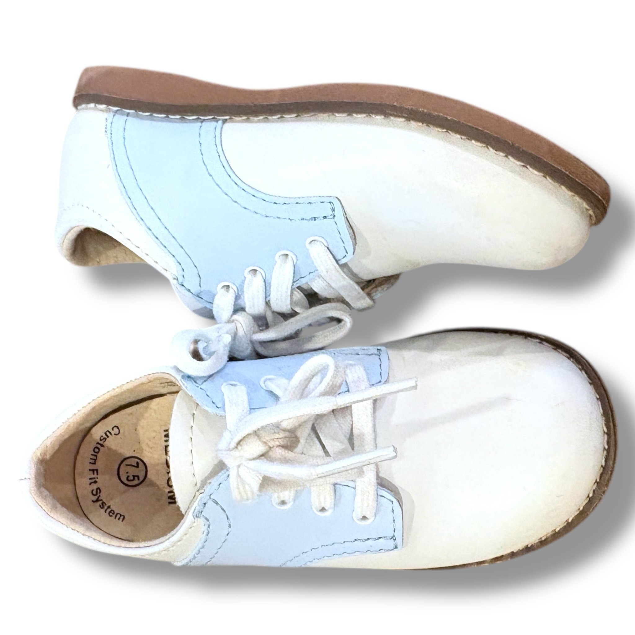 Size 7.5 Footmates blue cheer saddle shoes