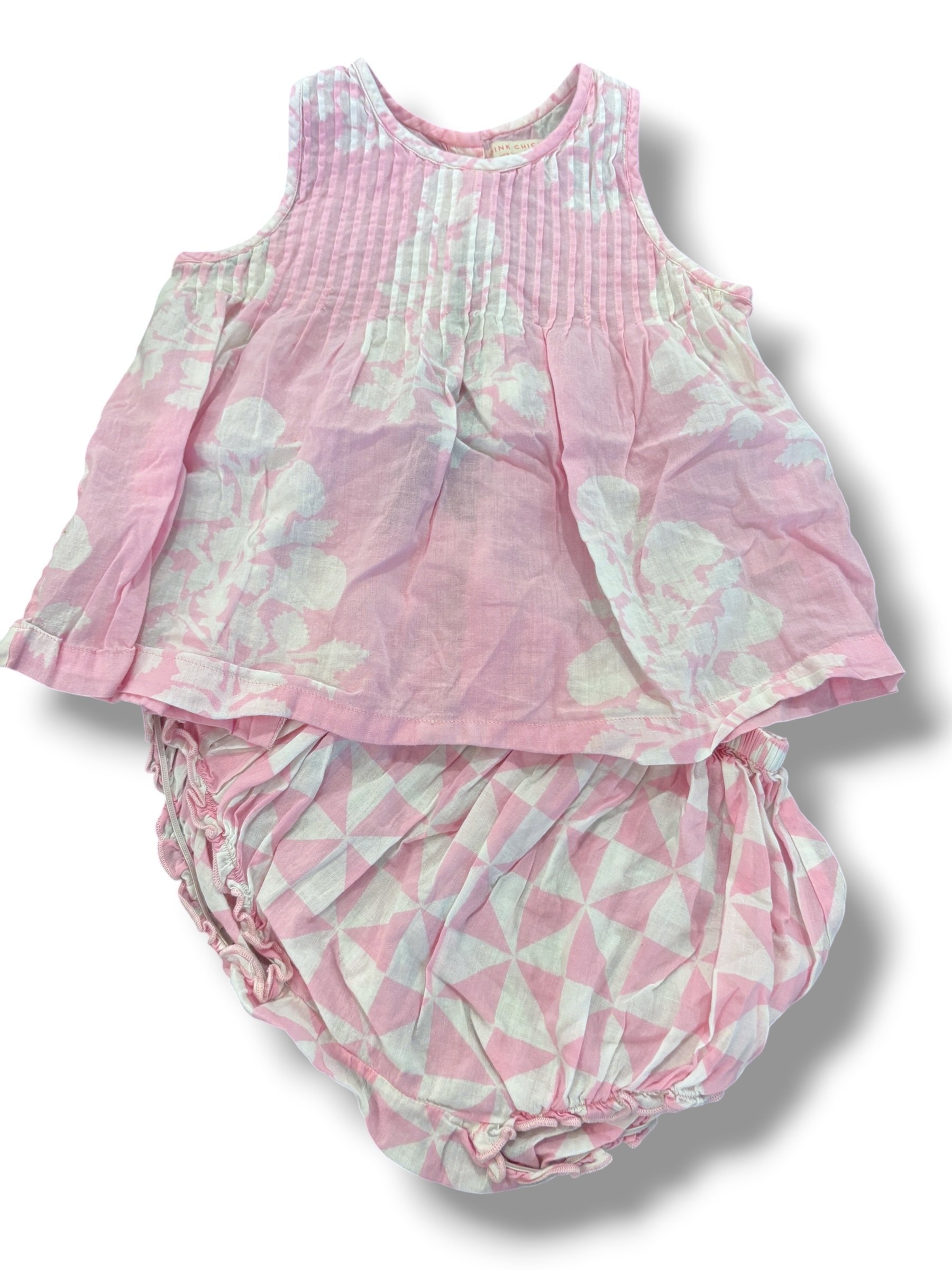Size 18-24 month Pink Chicken pink tunic w/ large white flowers, pink/white diamond pattern bloomers