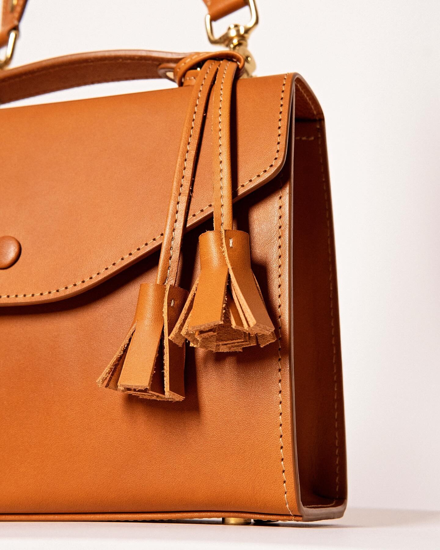 first time making leather charm👌🏻

#classic #classy #bag #leatherbag #urban #fashion #handcrafted #styleinspiration #black #design #essentials #minimal #minimalist #minimalstyle #style #ootd #instafashion #backtominimal #minimalhunter #handmade #ha