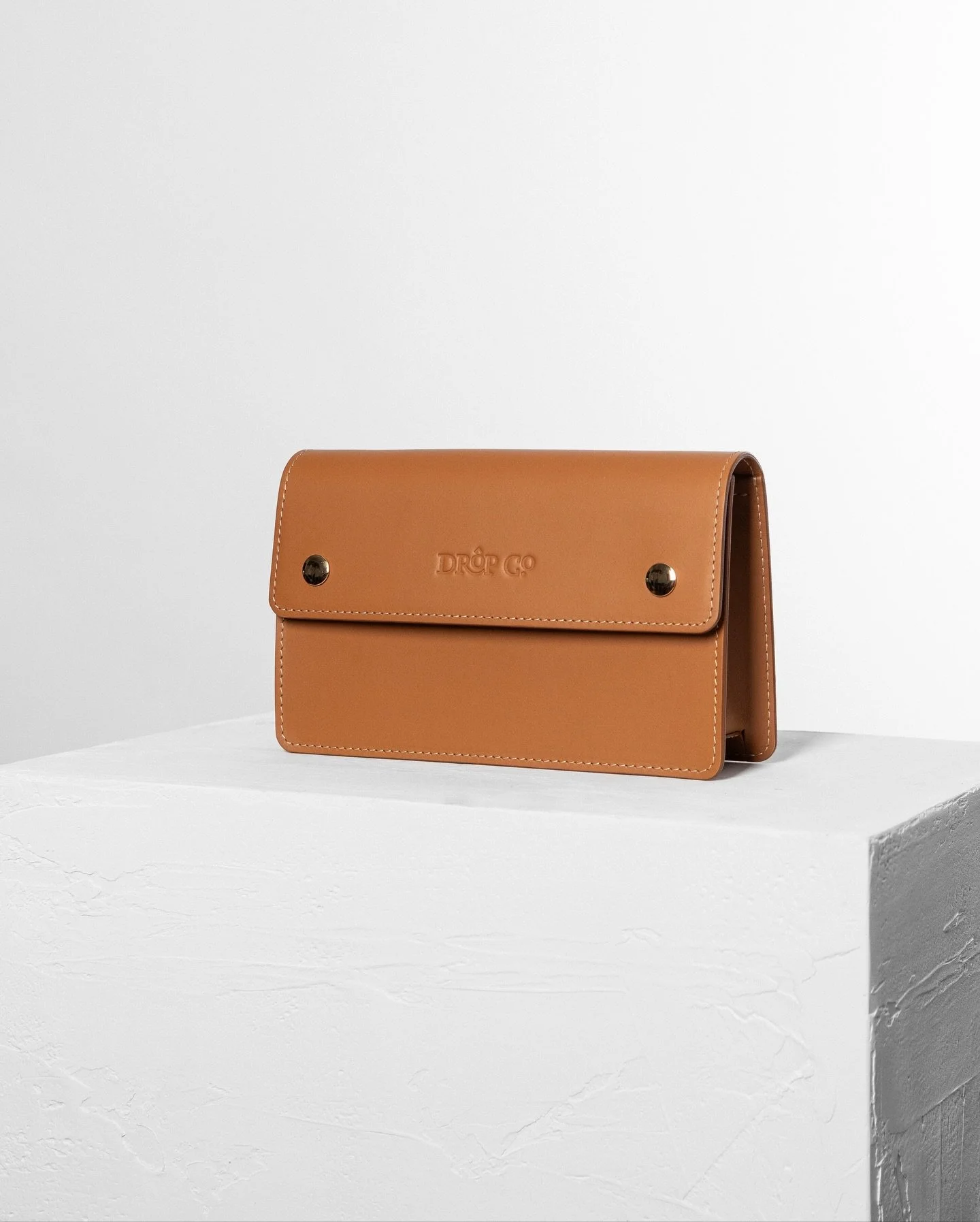 This minimalist small crossbody bag is made from smooth calf leather with a matte finish, structured and timeless design to carry your phone, keys, small wallet, and your favorite lip product.

#fashion #handcrafted #styleinspiration #design #essenti