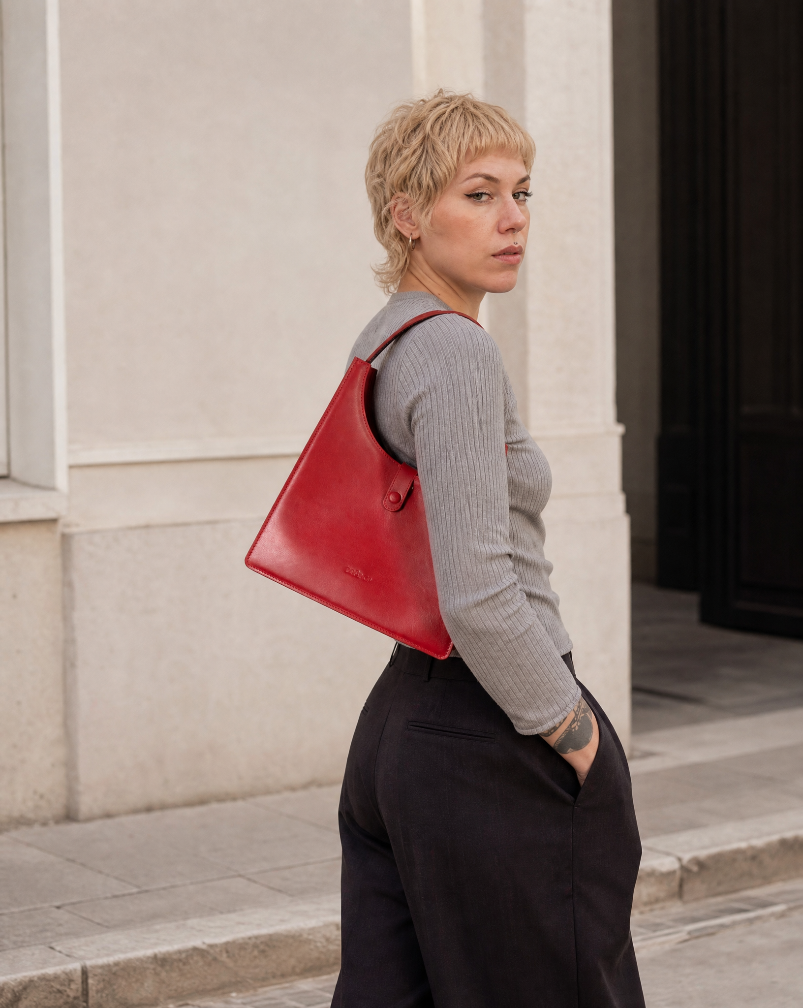 A25 - Red