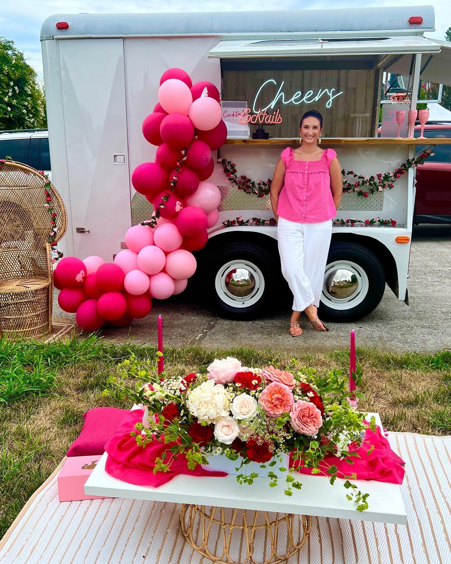 We&rsquo;re half way to Friday but we&rsquo;re wishing we were celebrating at this Barbie themed party instead! 

Looking for a fun way to celebrate? Reach out to see how we can elevate your next event!

Florals: @asterandbeefloral 
Balloons: @balloo