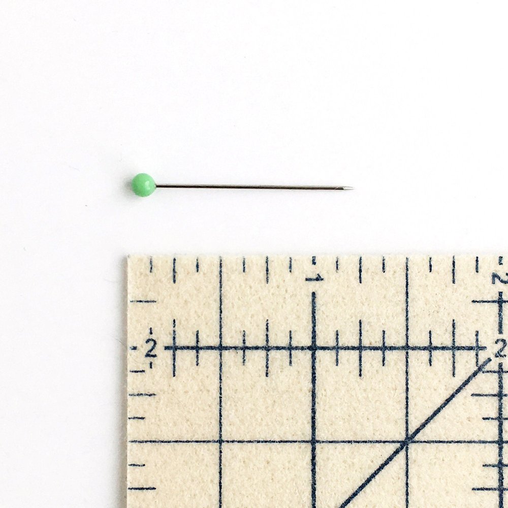Bohin Glass Head Pins in NILE GREEN: Fine Sewing Pins With a Murano Glass  Head 