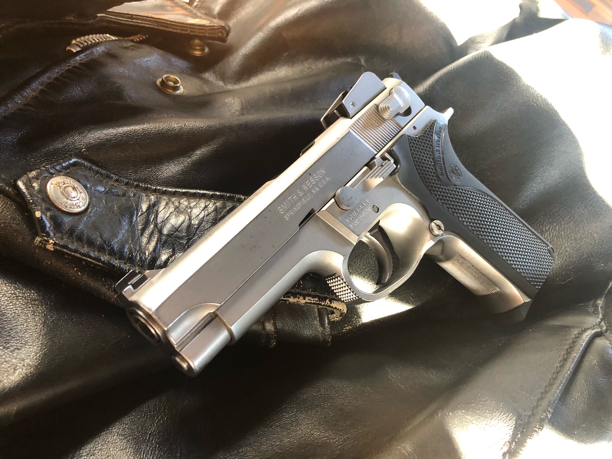 Smith & Wesson 5906 Review: In Steel We Trust — Hipster Tactical ™