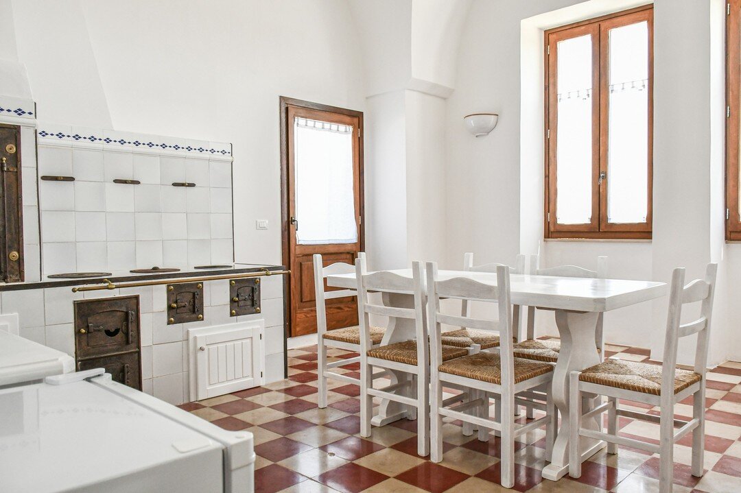 The "Cucina Economica". Forget about gas, induction, electricity. This is the real cooking Would you like to try it?
.
.
.
#tradition #tradizionesalentina #puglia #cucinaeconomica #masseriasamali #cookingtime #beautiful #beauty #restailyng