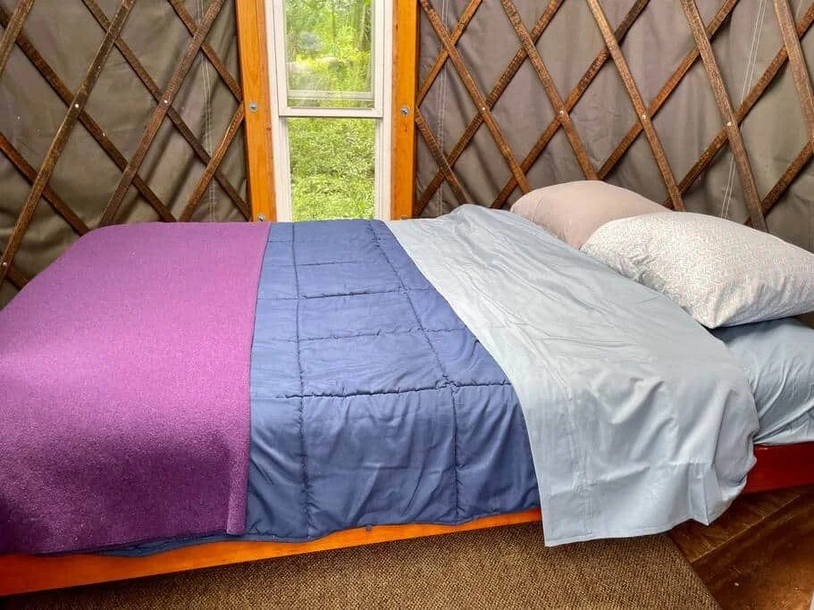 bed in single 10' yurt.jpg