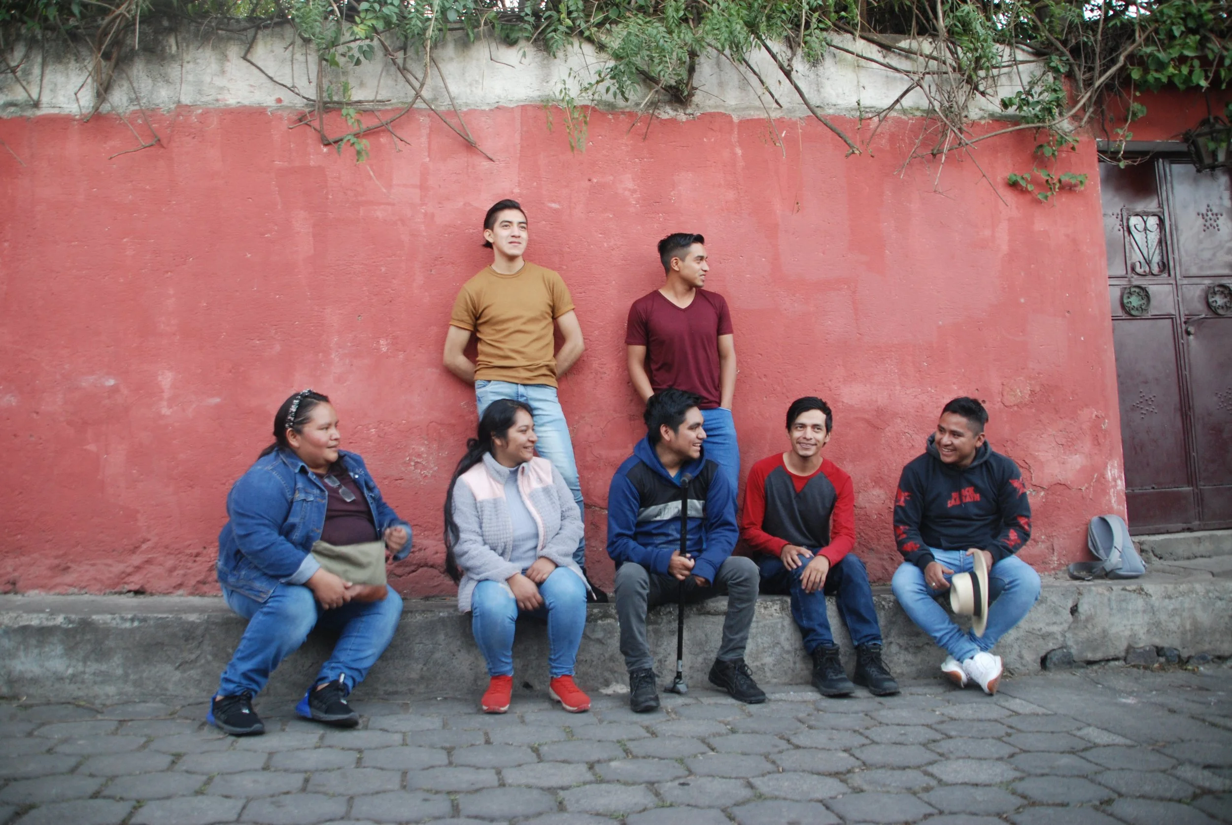 Group photo of 7 members of the Young Entrepreneurs of San Miguel Escobar | young group of coffee producers