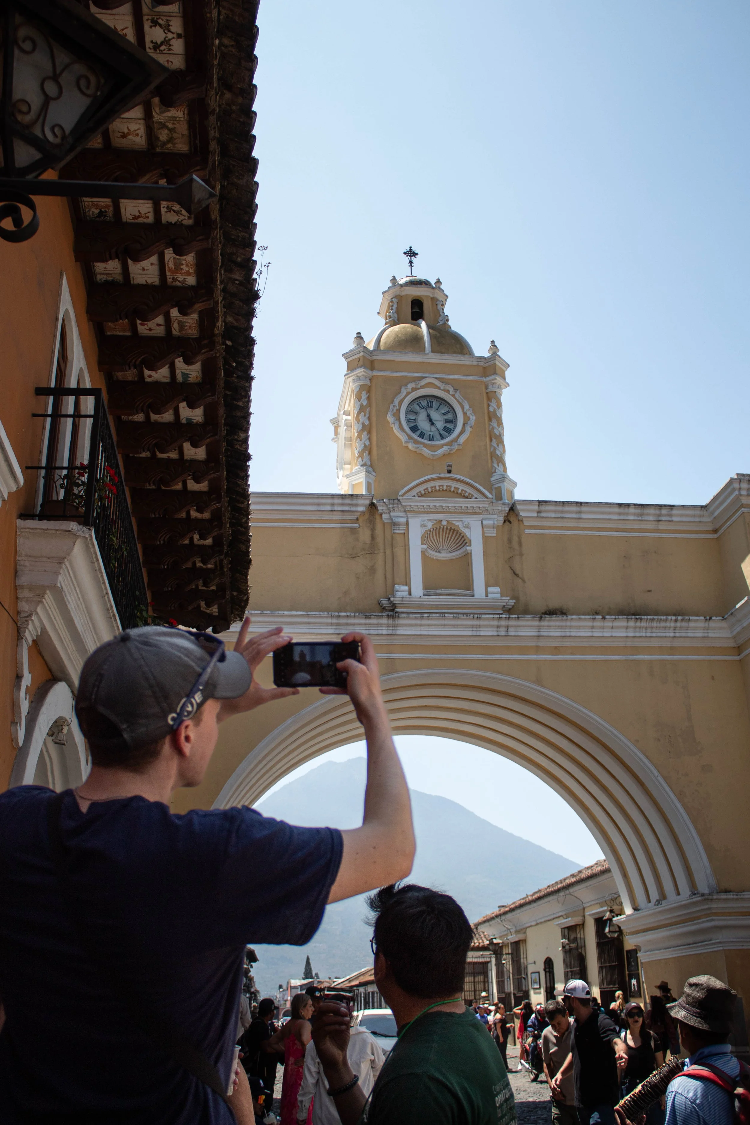 Arco de Santa Catalina | traveling to Guatemala | visiting Antigua during La Cuaresma