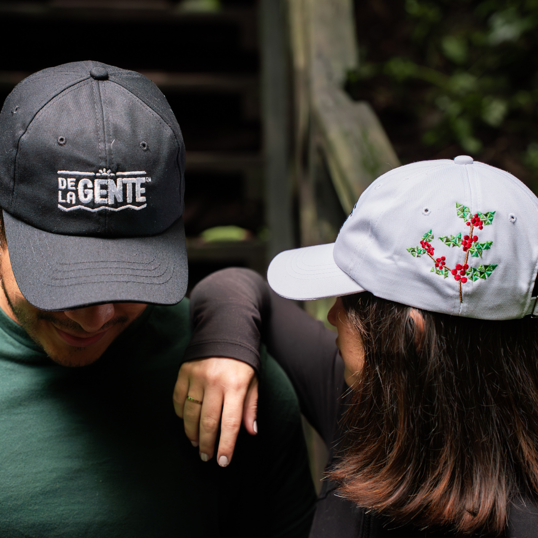 De La Gente branded hat 1.png