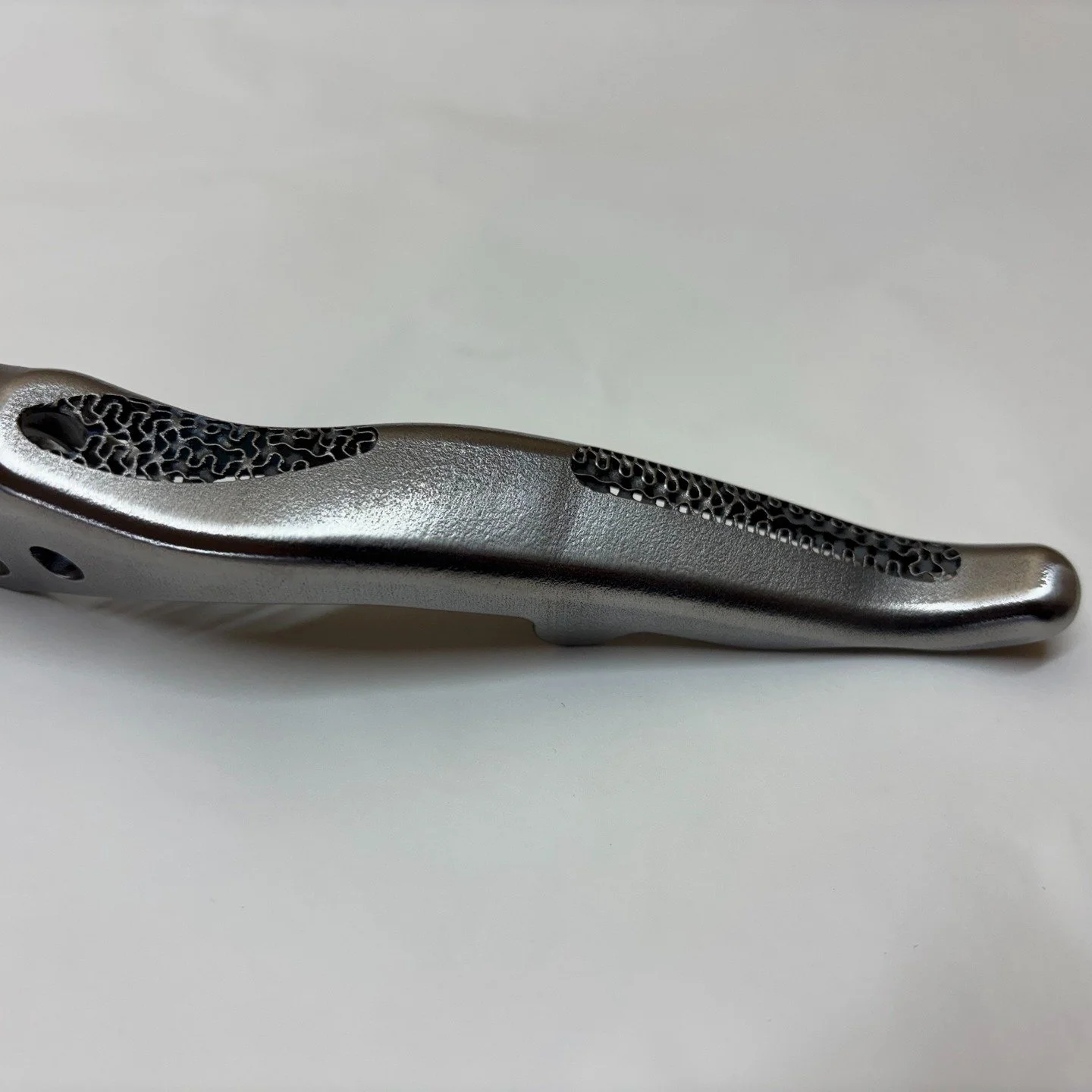 Titanium anodising is here! Here is a sample of 3D-printed Ti bike levers we anodised using a customised process. We are exploring multiple colour options and welcome any requests for samples or parts that require this unique and aesthetically pleasi