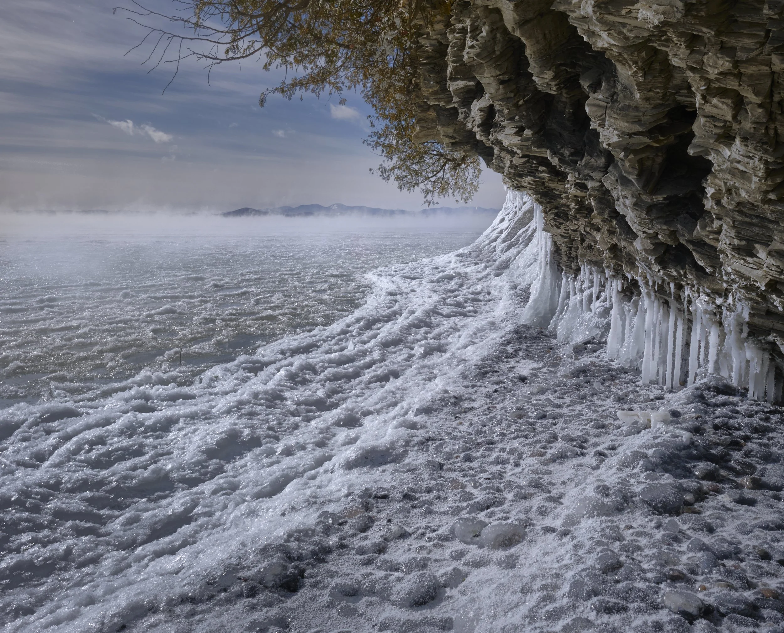 VERMONT  LAKE ICE Fujifilm Fujinon XF14mmF2.8 RX-H204-02-23 12964.jpg