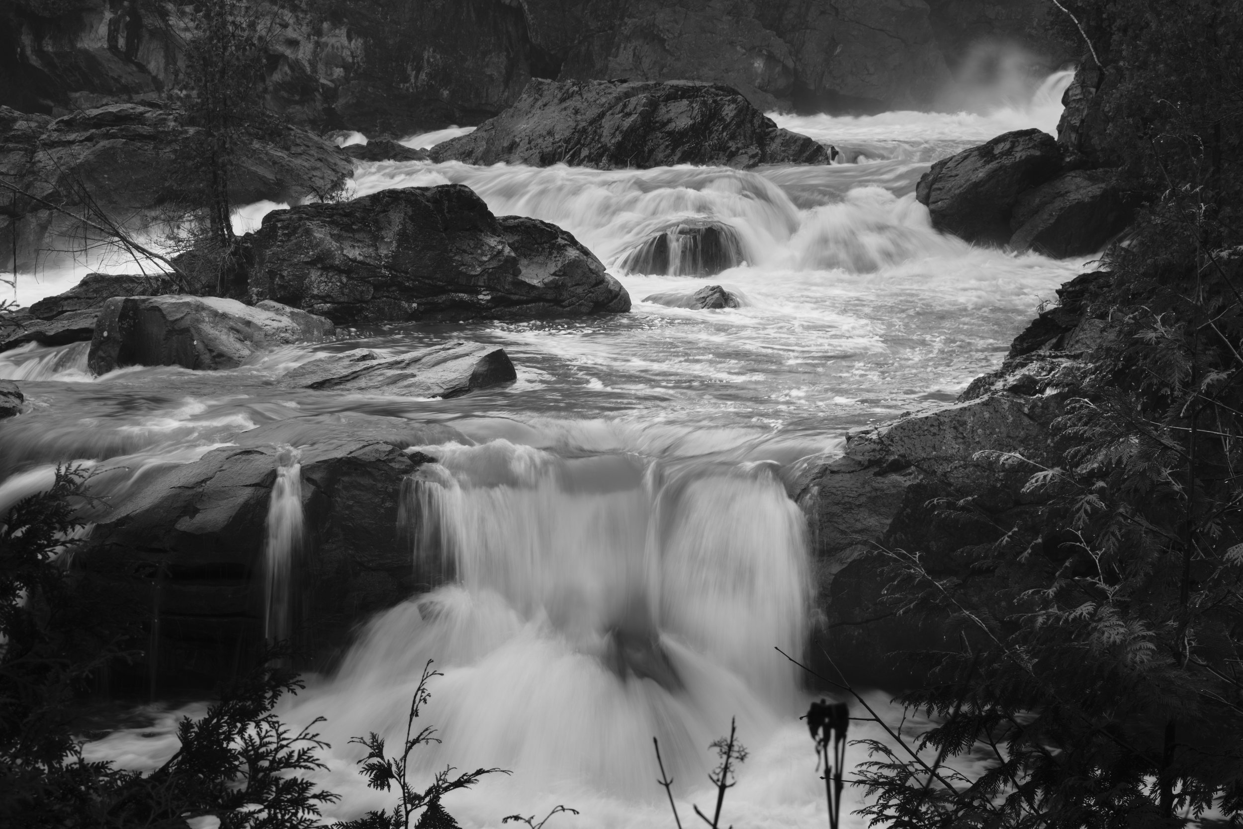 VERMONT  WATER BNW  03-12-23SXF16-80mmF4 R OIS WR 17935.jpg
