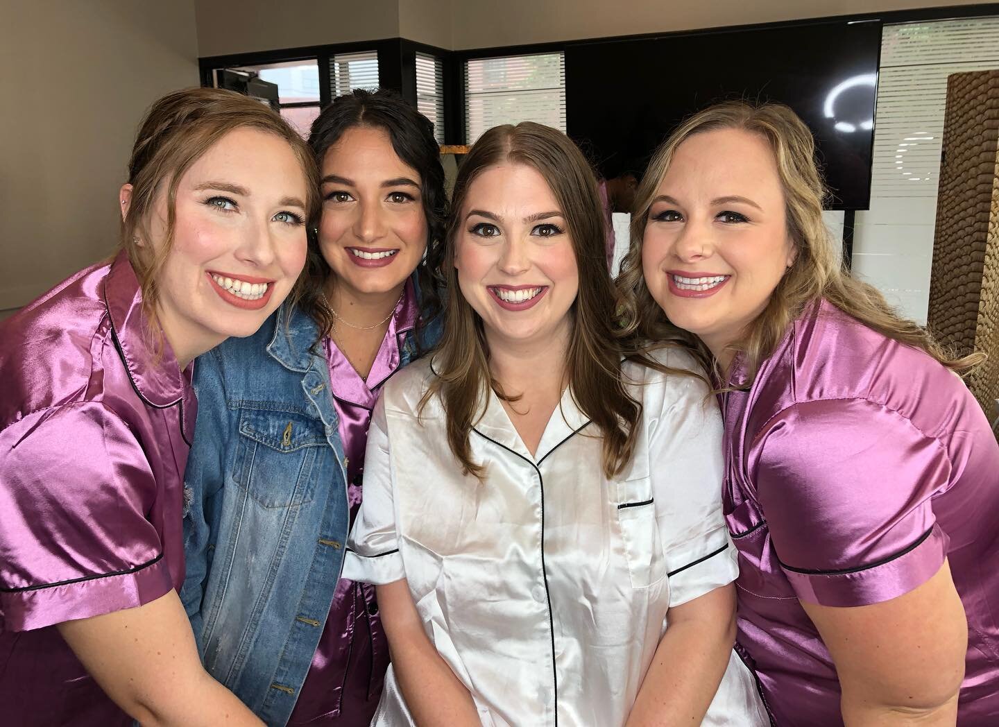 Bridal Party Makeup for an absolutely beautiful group of ladies!

I&rsquo;m so thankful I got to work with them ❤️

For Inquiries:

HTTPS://www.makeupbycaitlin.com

https://www.facebook.com/makeupbycaitlinspah/

Instagram : @caitlinguillien_mua 

#br