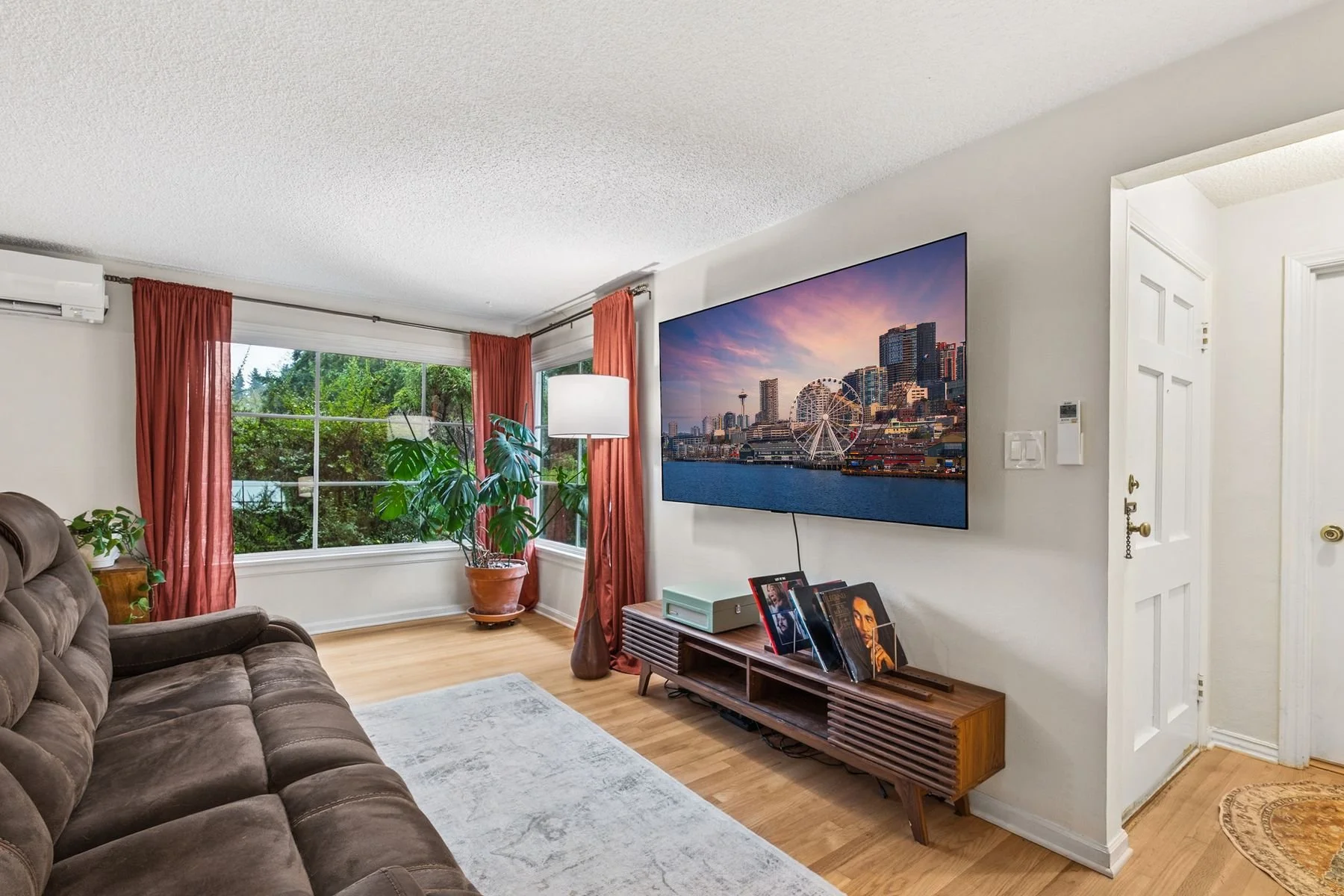 Charming Rambler in North Seattle