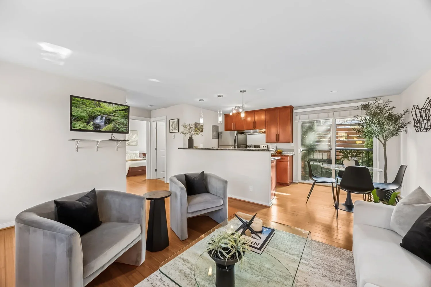 Seattle, WA | $365,000 | Seller Represented