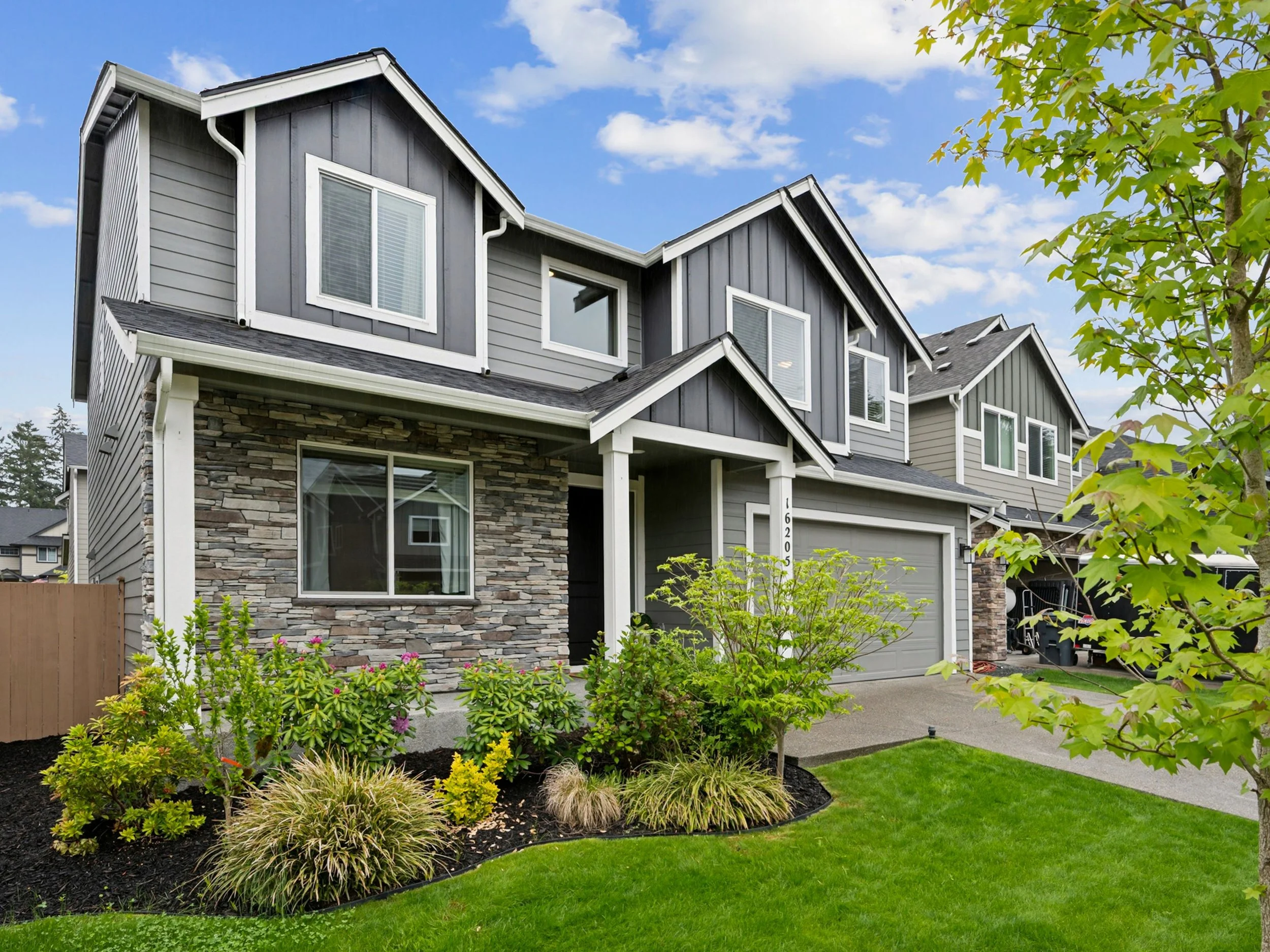 Pristine, Nearly-New Rush Residential Resale Delivering Premium Finishes &amp; High-End Upgrades