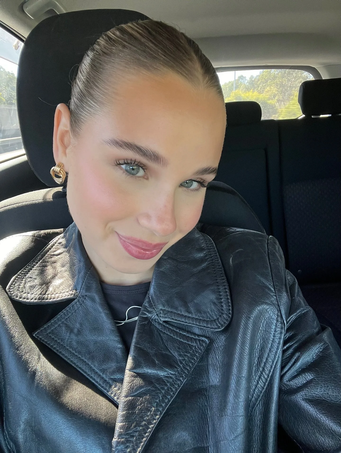 More days with Posse! Your Brow Posse ritual now available Mondays and Fridays with Stella our new girl on the block meaning Mondays and Fridays are now a little more serious! Stella has joined the Posse bringing her precision and effortless cool to 