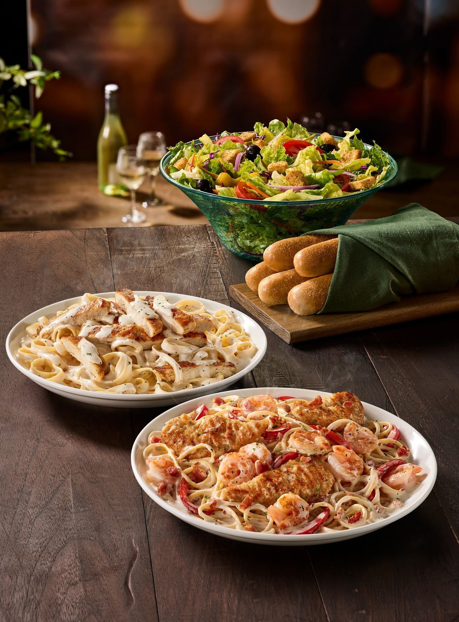 Salad-breadstick-SignatureClassicsArray.jpg