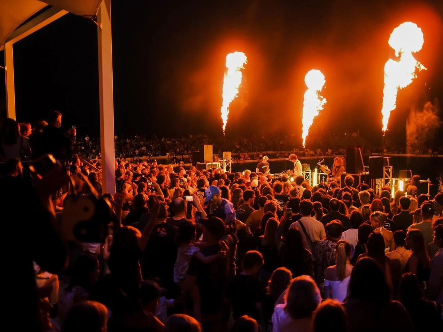 @dustband_ at a packed Newcastle Baths.

📍@newannual