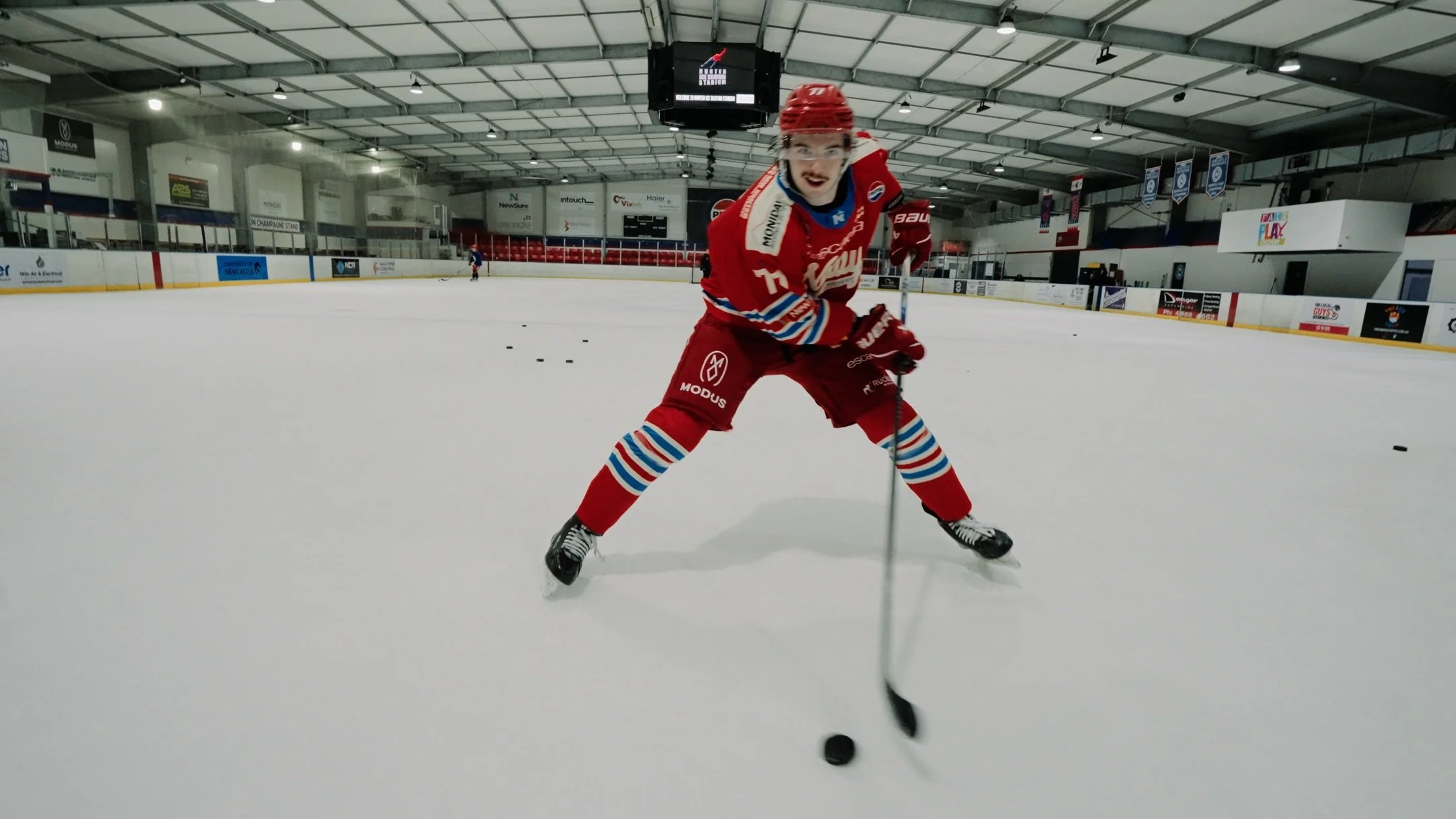 Frames from @newyfriedchicken side-quest with @newnorthstars 🏒

The real challenge was trying to make @ngbrady look bad in goals.