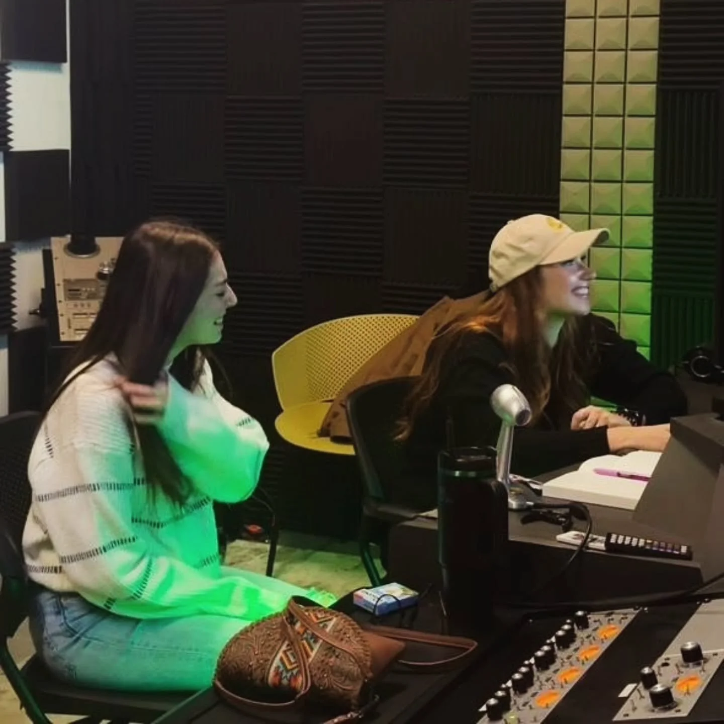 Had such a blast recording @keiphilippon 's beautiful vocals!! ✨️🎙 wait 'till ya hear this piece 👀

📸 + 🎹🎶 @andrew_nikodym