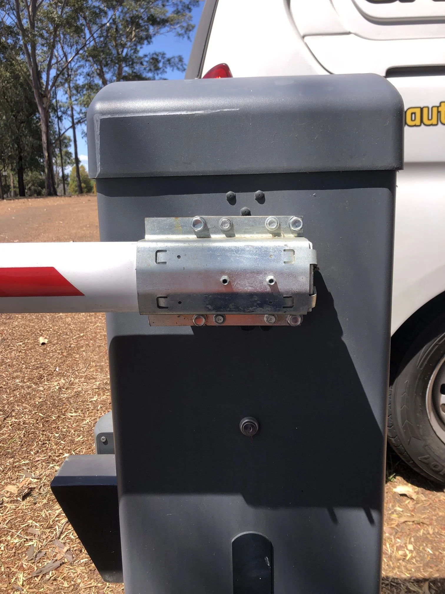 Automatic Boom Gate Drops Unexpectedly: What Should Be Checked First?