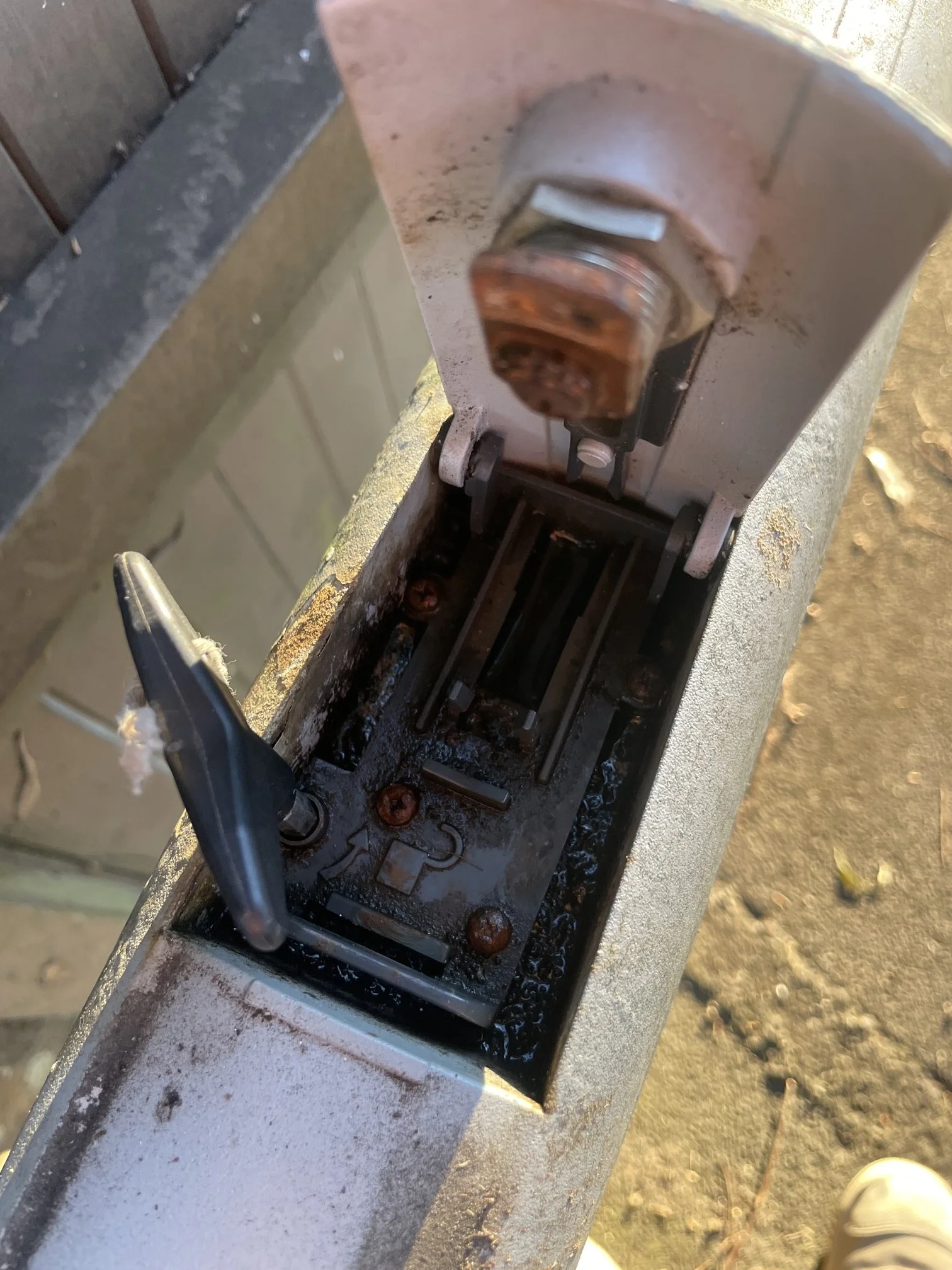 Why Manual Release Testing Must Be Part of Automatic Gate Maintenance in Terrey Hills NSW