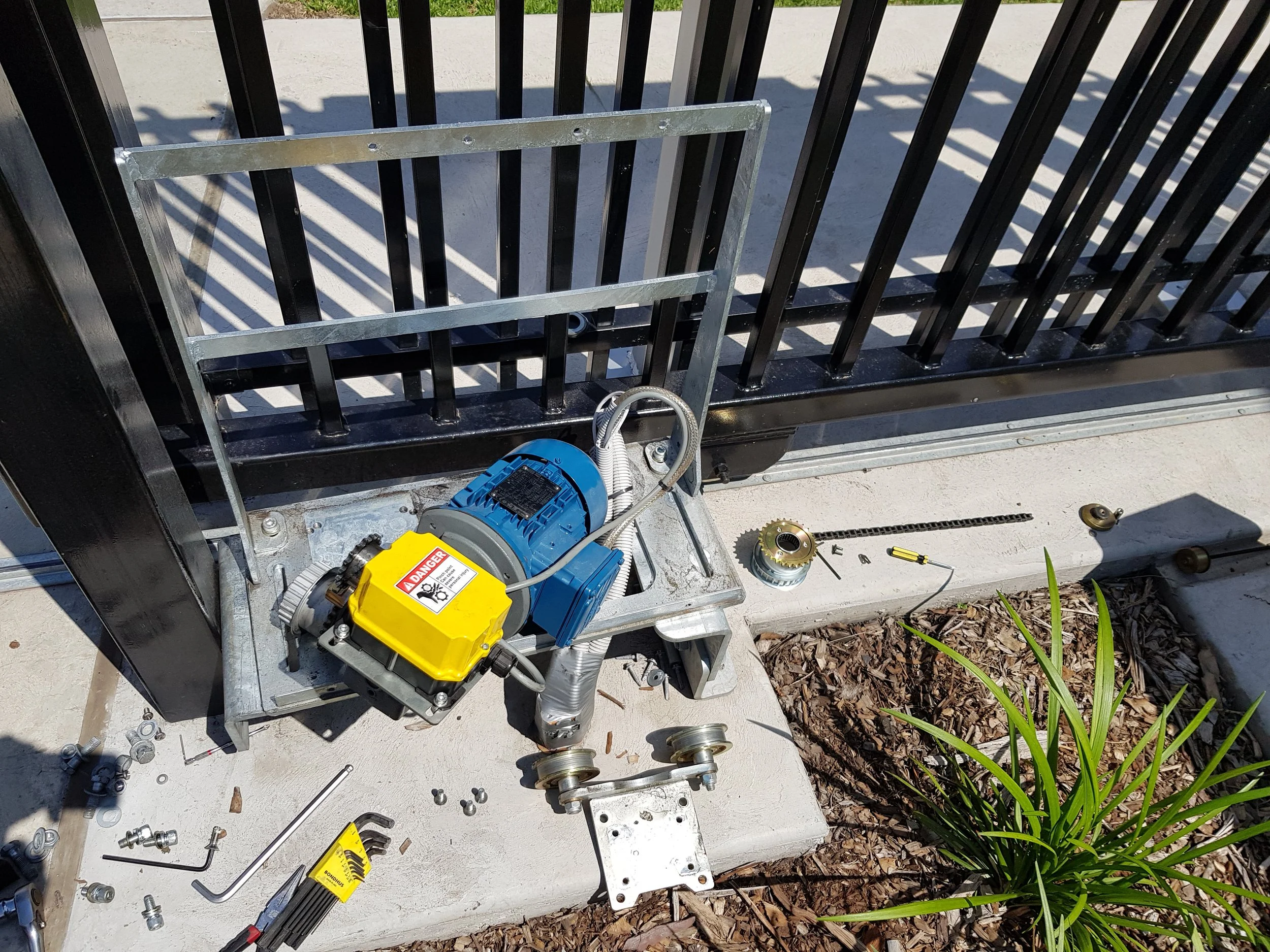 Why Is My Automatic Gate Making Noise? What the Sound Can Tell You Before a Failure