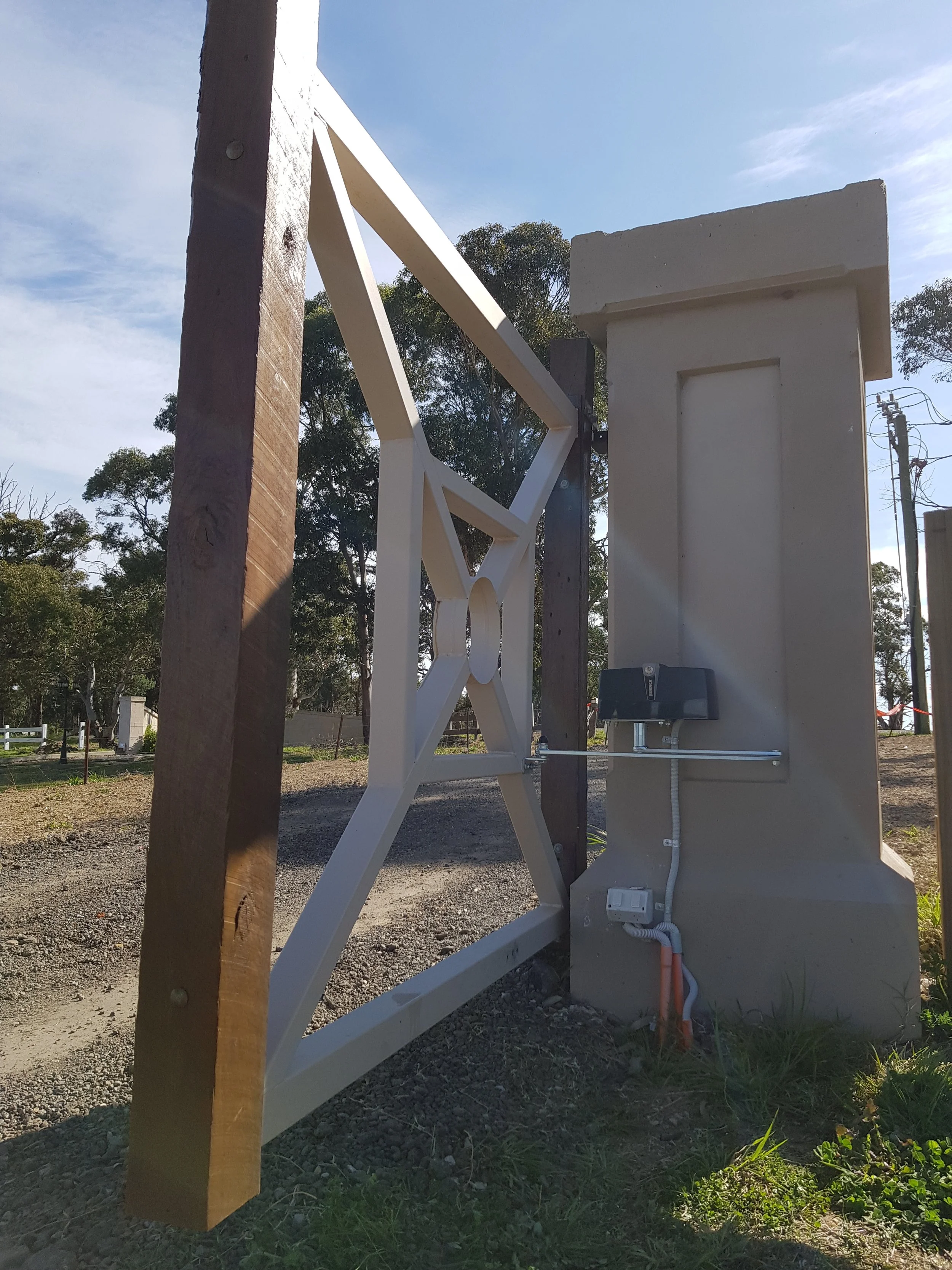 Premium Residential Gate Automation in Kenthurst NSW – YAK Motor Case Study