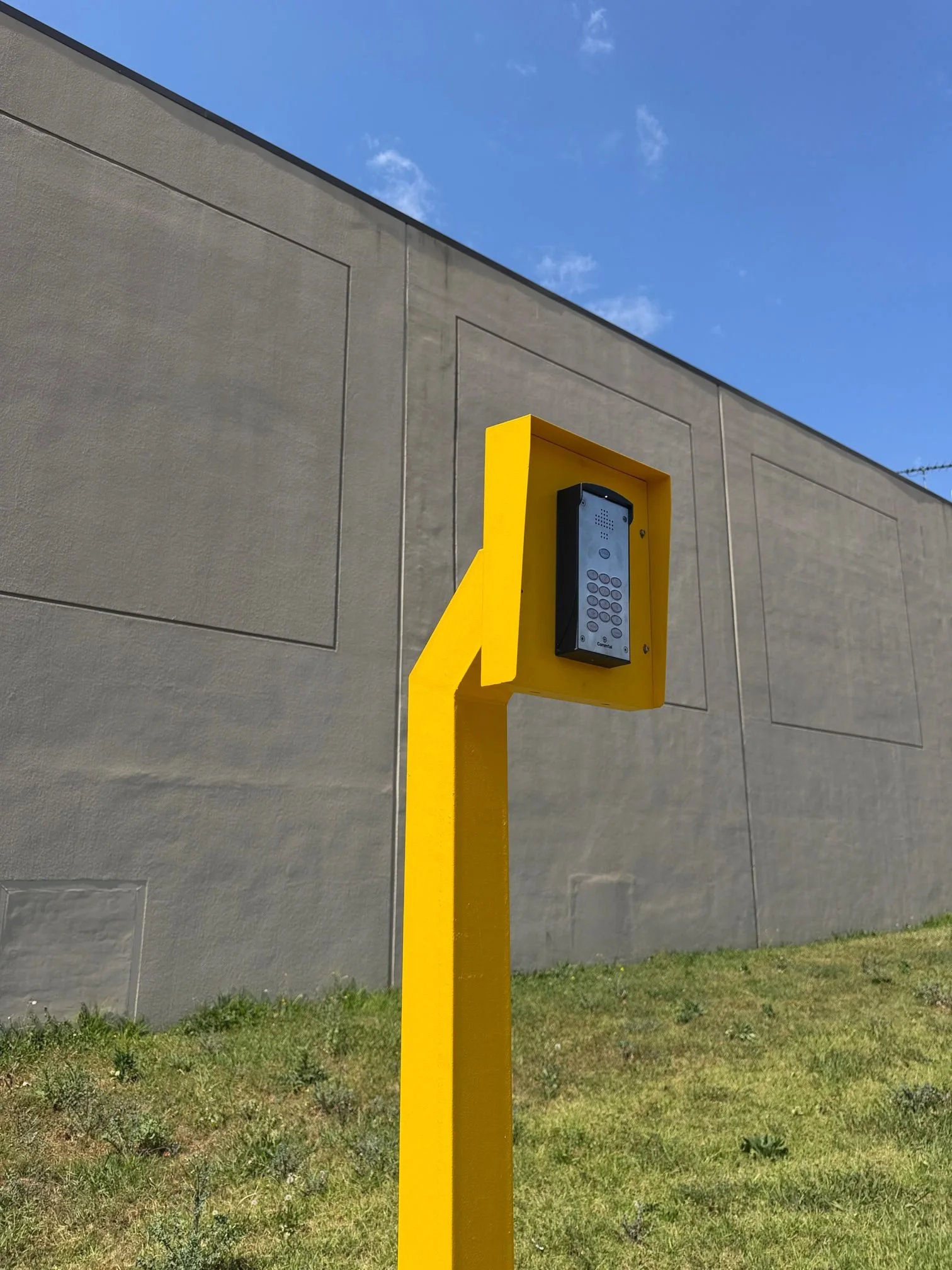 Smartphone, Intercom, Keypad or Remote – Which Commercial Gate Access Method Suits Your Business?