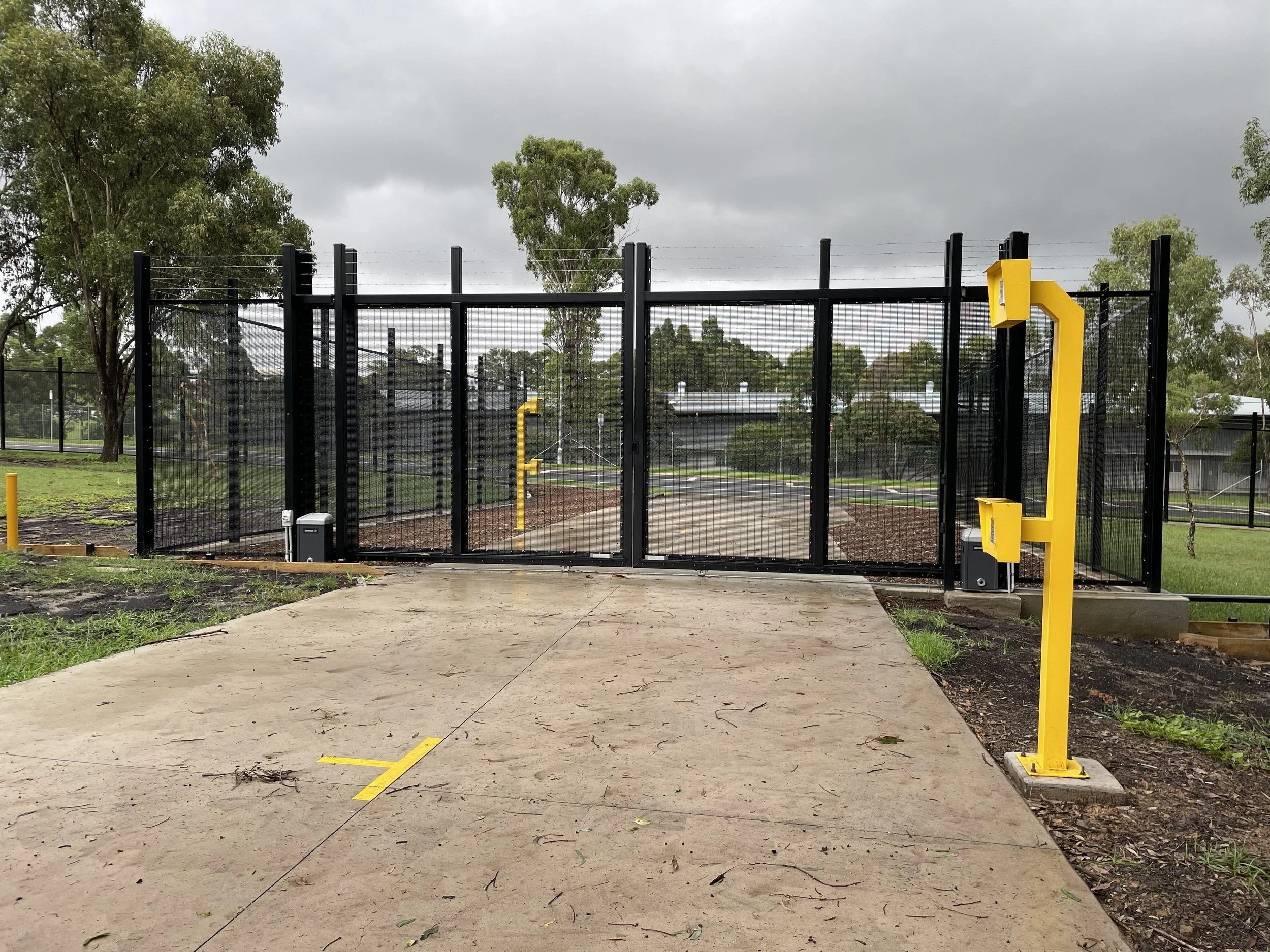 High-Usage Commercial Gate Case Study