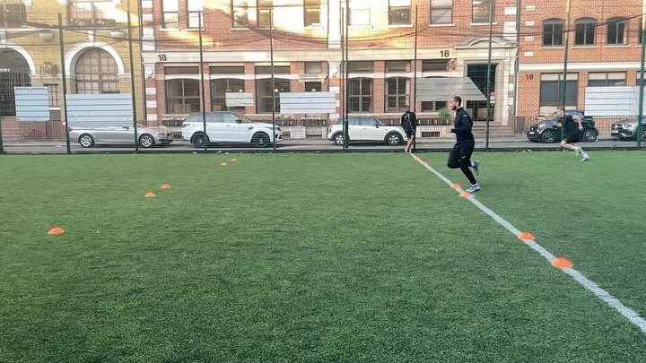 Deceleration 🛑

So interesting to look back at how different athletes execute slowing down, turning &amp; re-accelerating.

The athletes with the most success usually 

- Lower hips as they enter the deceleration zone 
- Move their base of support (
