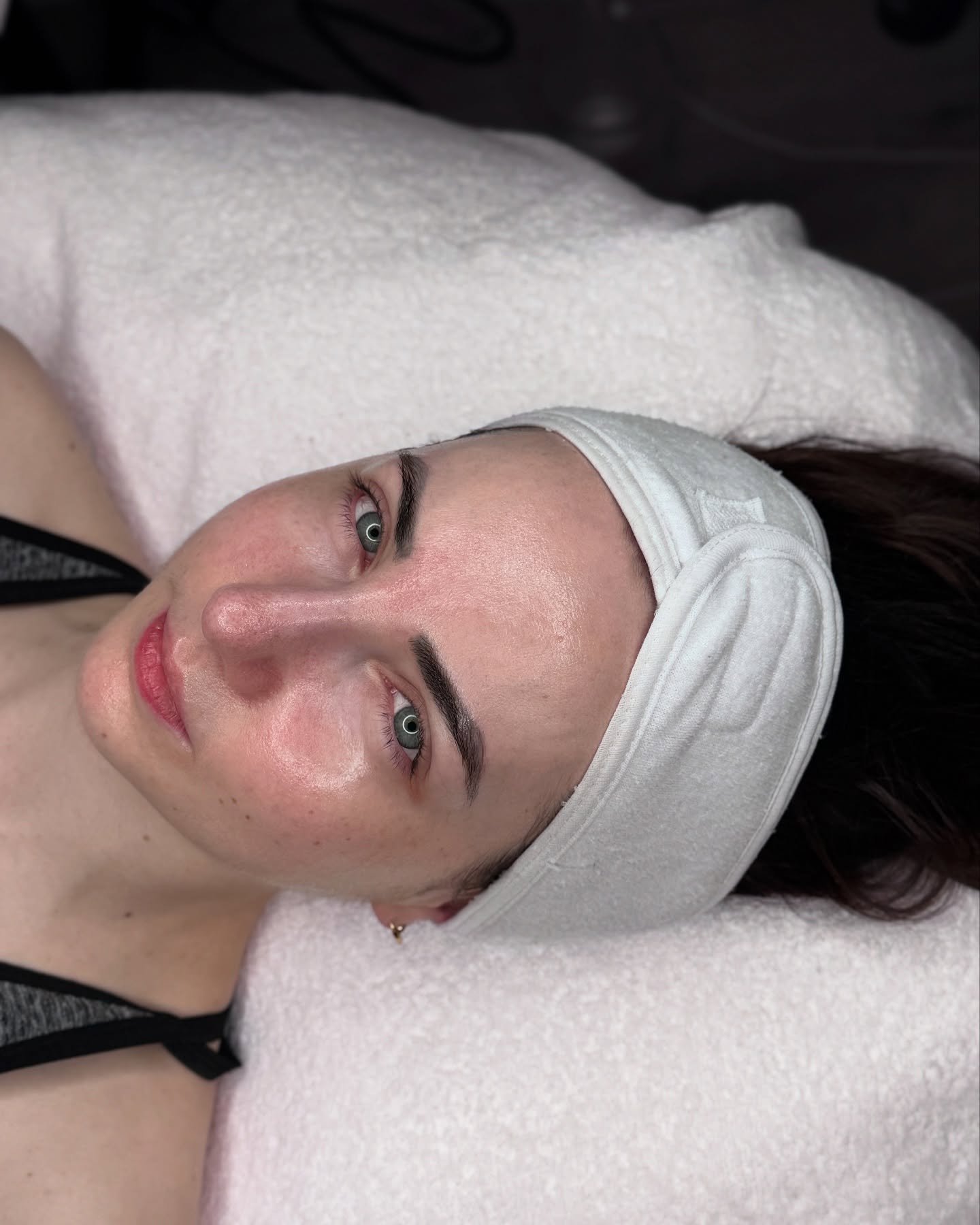 Luxury Deep Cleanse Facial in action &mdash; targeting congestion, boosting glow, and leaving skin refreshed and radiant. Skincare at its finest. 🫧🤍

Use the booking link in my bio to book or DM 🔗

#facialtreatment #skintherapist #skinconfidence