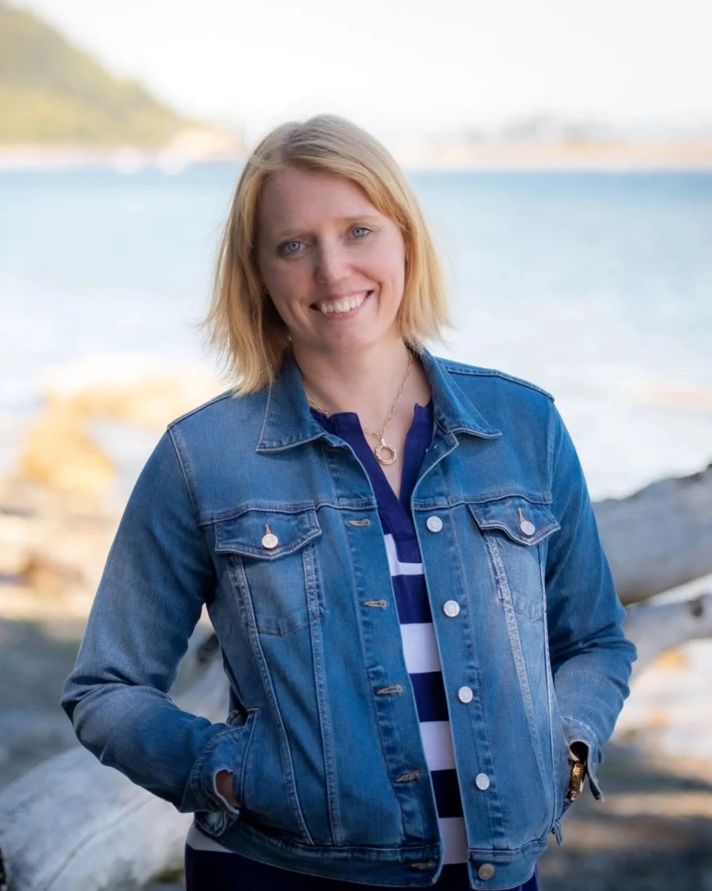 When my youngest started school full-time, I thought:
“This is it. This is the time I finally get everything done.”
And in some ways, I was right.
More quiet hours. More space to focus.
But what actually changed things wasn’t the