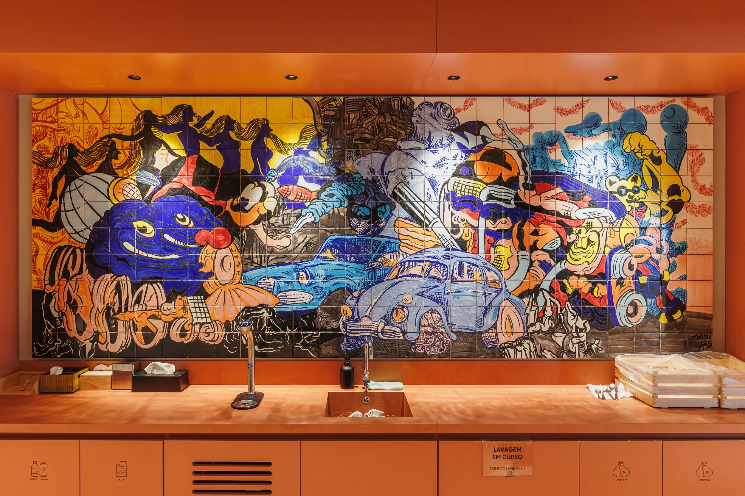 Tile Panel at Galp Headquarters
Lisboa, 2025.
Curated by GAU