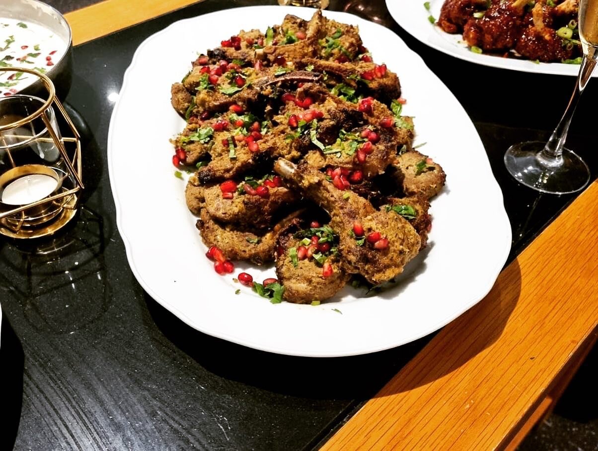 Lamb chops are the cr&egrave;me de la cr&egrave;me of our meat dishes. Always thoroughly enjoyed &amp; extra meaty! 

#lambchops #lamb #indianfood #meatlover #lambmeat #partyfood #staycationmenu