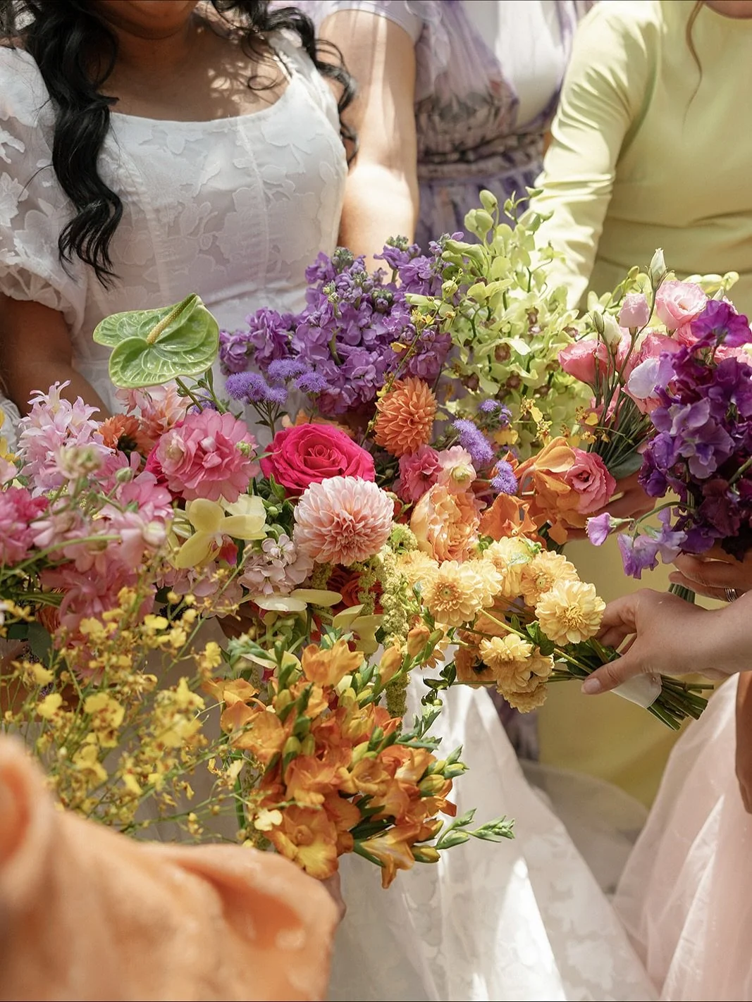 Gushing over this album! š
@susanlyphotography knocked it out of the park with this one! We love looking back at this special day in July with Joy & Christian. The couple embraced color - which we lovvvve!! I will be sharing more because it bri