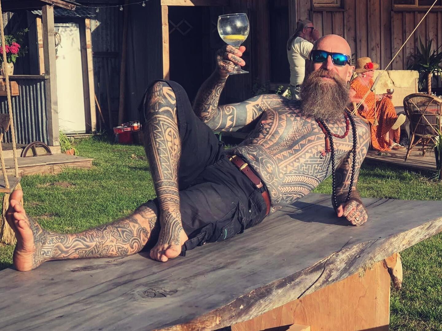 F R I D A Y S 

r e l a x &bull; r e c h a r g e &bull; 
&bull; c i n  c i n ! &bull;

Mr Neil Bass @_tattoofx showing us how to do Fridays in style ... and an unconventional but sporting use of the Camp Mela outside dining table!

Thoroughly loved h