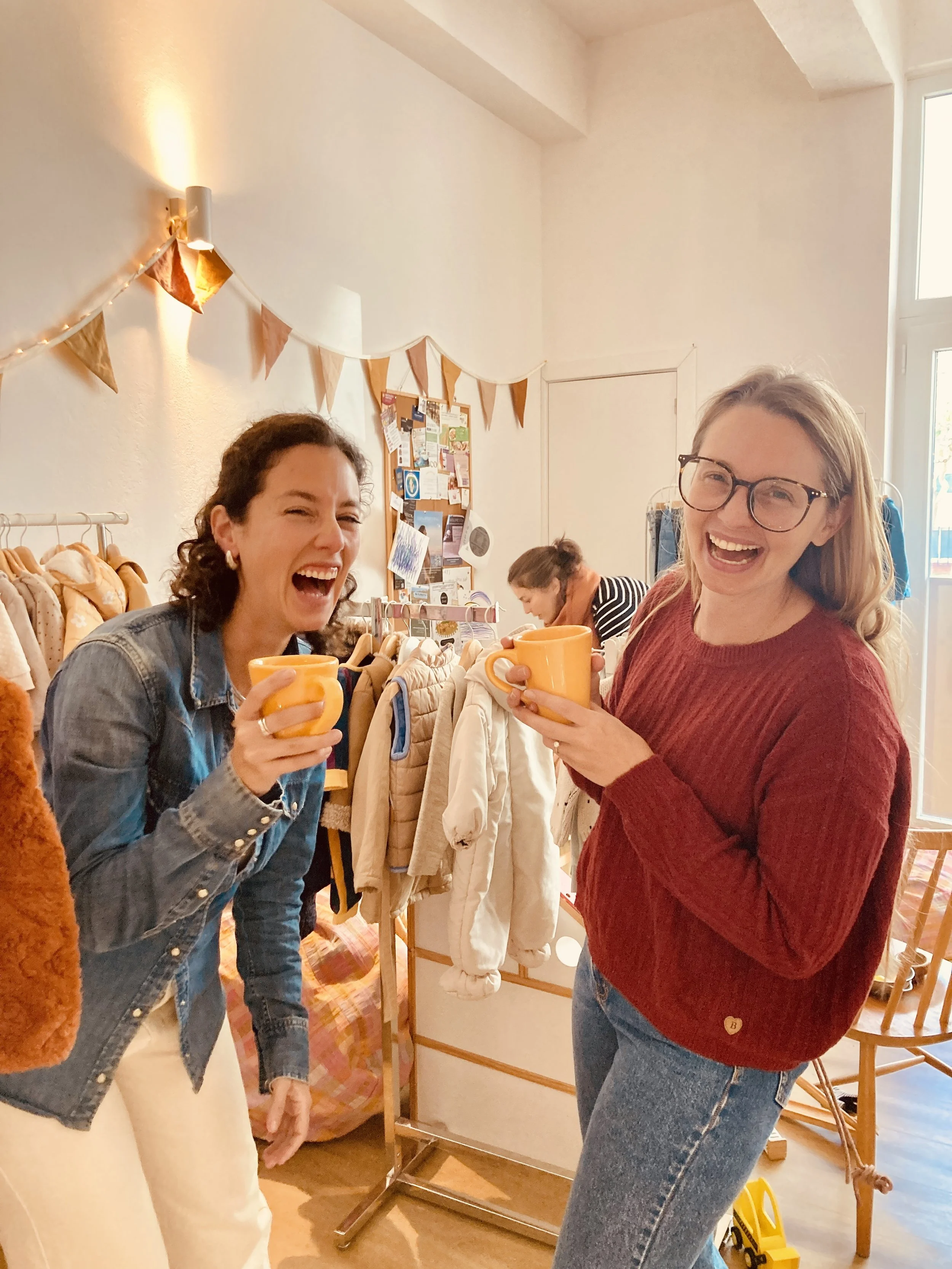 How to make mama friends