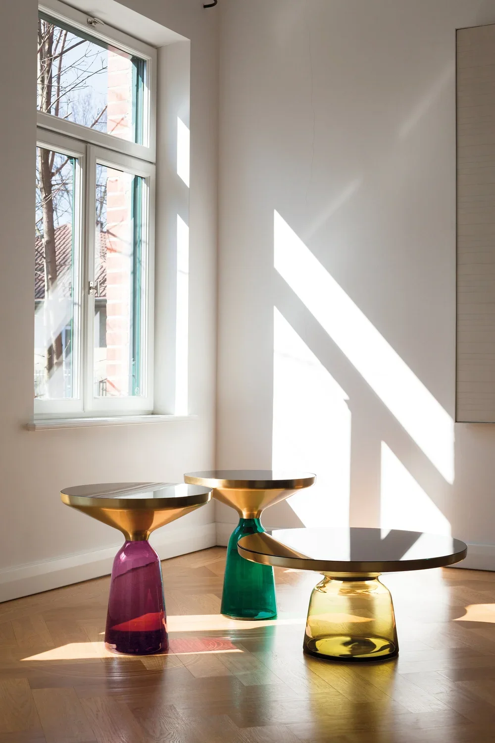 ClassiCon-bell-table-violet-green-yellow-photo-hassos.jpg.webp