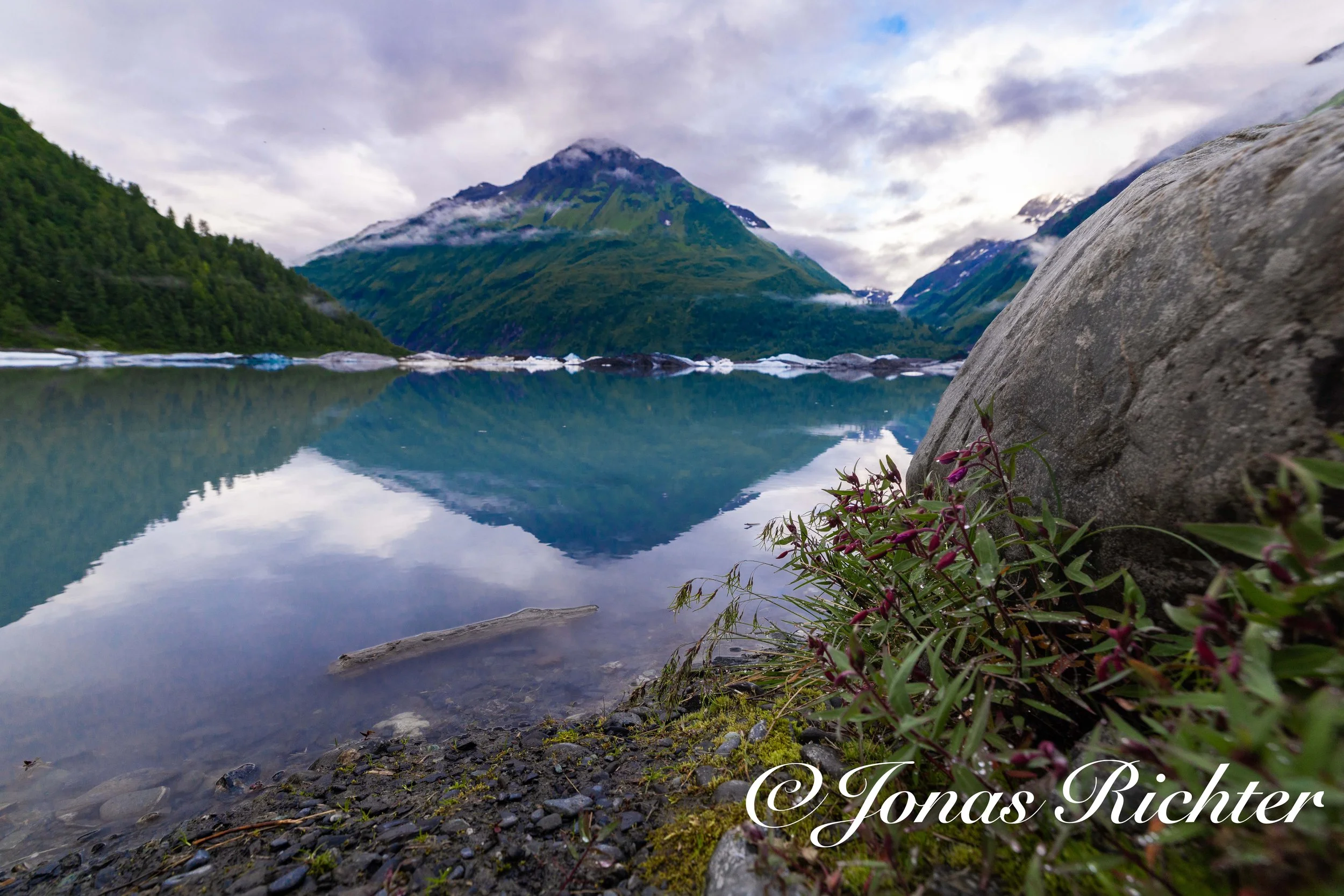 Valdez Glacier Lake