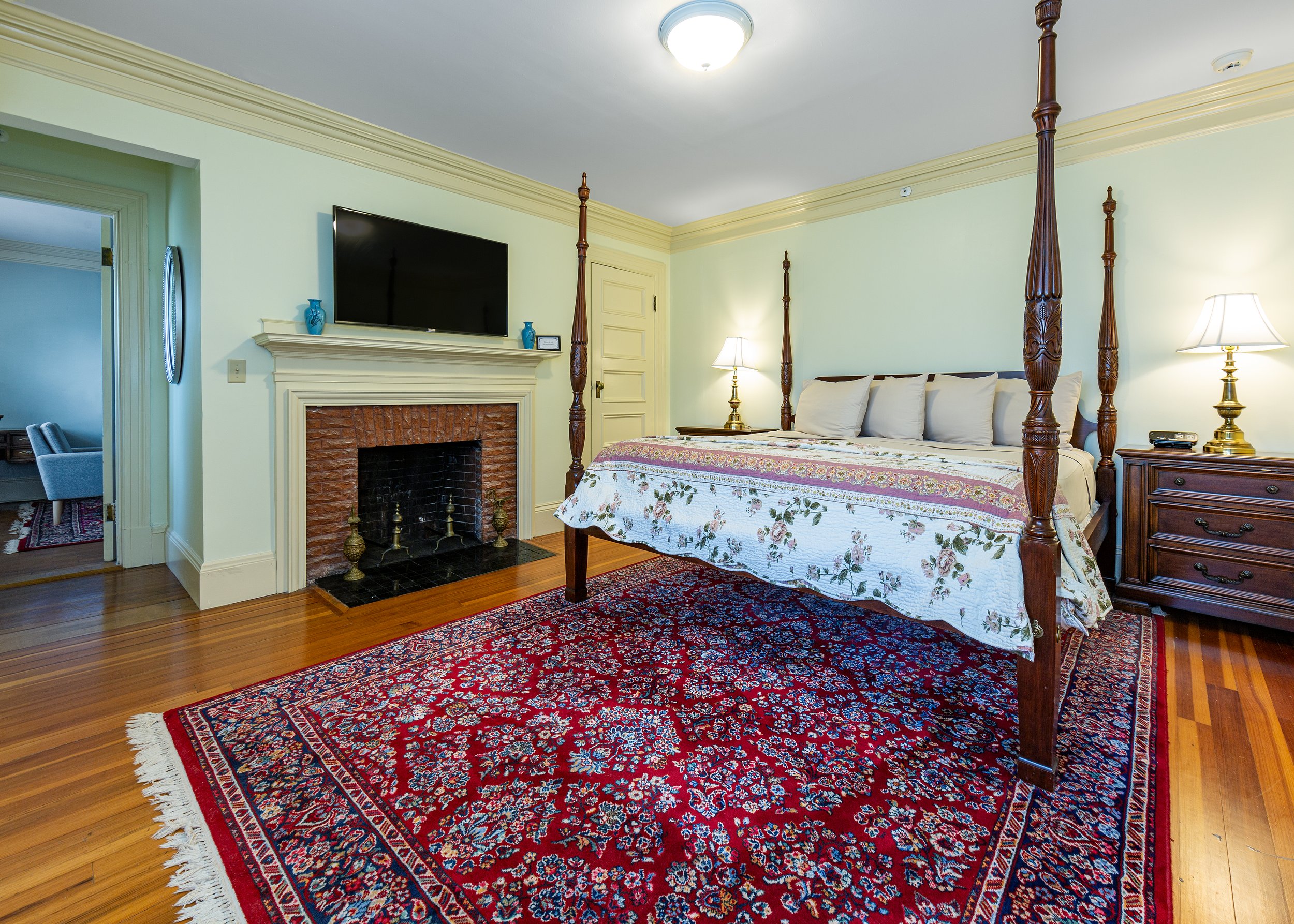 Room 2-1.jpg