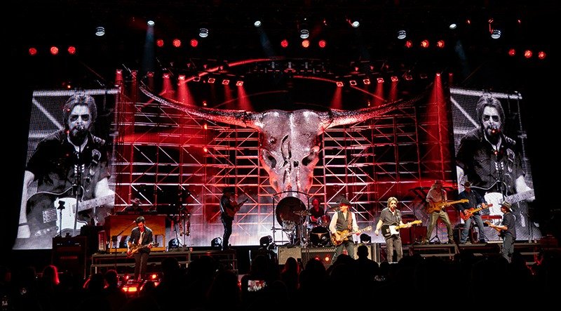 One of Sound Image Nashville&rsquo;s principal clients, Brooks and Dunn, are on the road with their Neon Moon Tour. FOH Magazine deep dives into the tour&rsquo;s built-up production, audio systems, and impassioned crew. 

&ldquo;Designed to recreate 