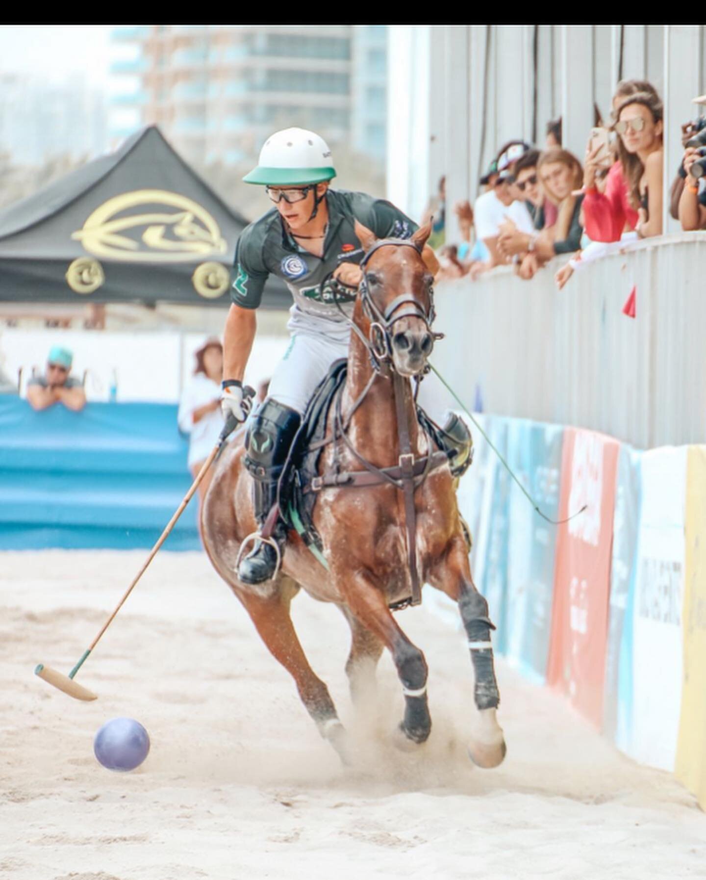 Can&rsquo;t get any closer to the action that this! 

Brothers @bartocastagnola and @jetacastagnola at their best!

@worldpololeagueofficial #beachpolo #miamibeachpolo #miamipolo #beachpoloworldcup @miamipolo @chukkertv @lifestyle_polo @grandchampion