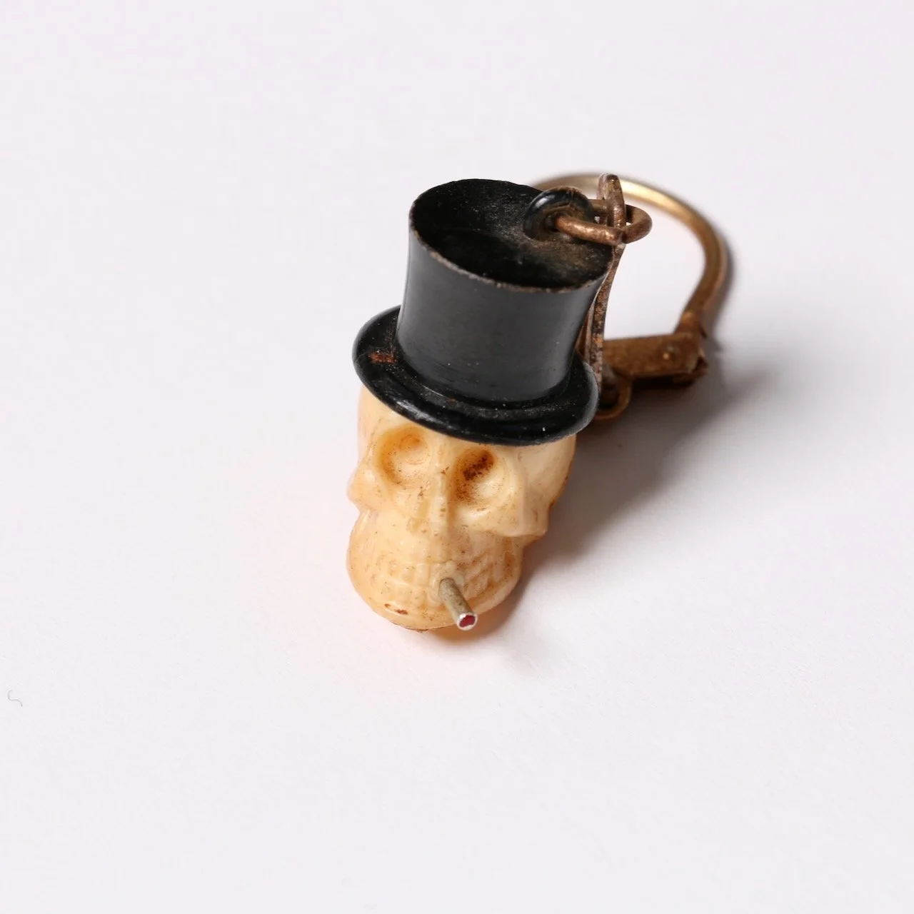 Vintage Novelty Smoking Skull Keyring