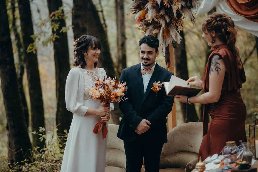 Cérémonie mariage pleine nature avec une pretresse | rituel mariage
