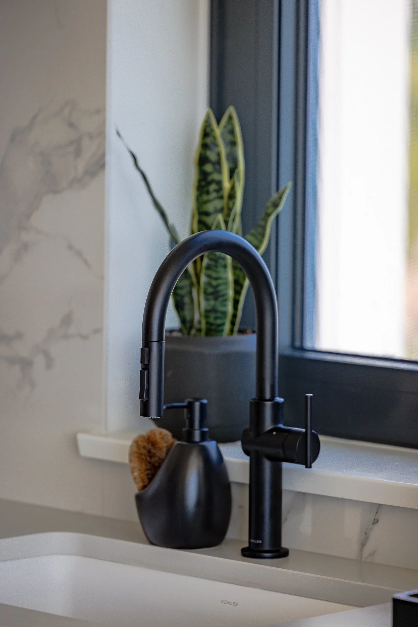 Kitchen - Piper Aqua Waterfront Village Vacation Rentals Kelowna 78.jpg