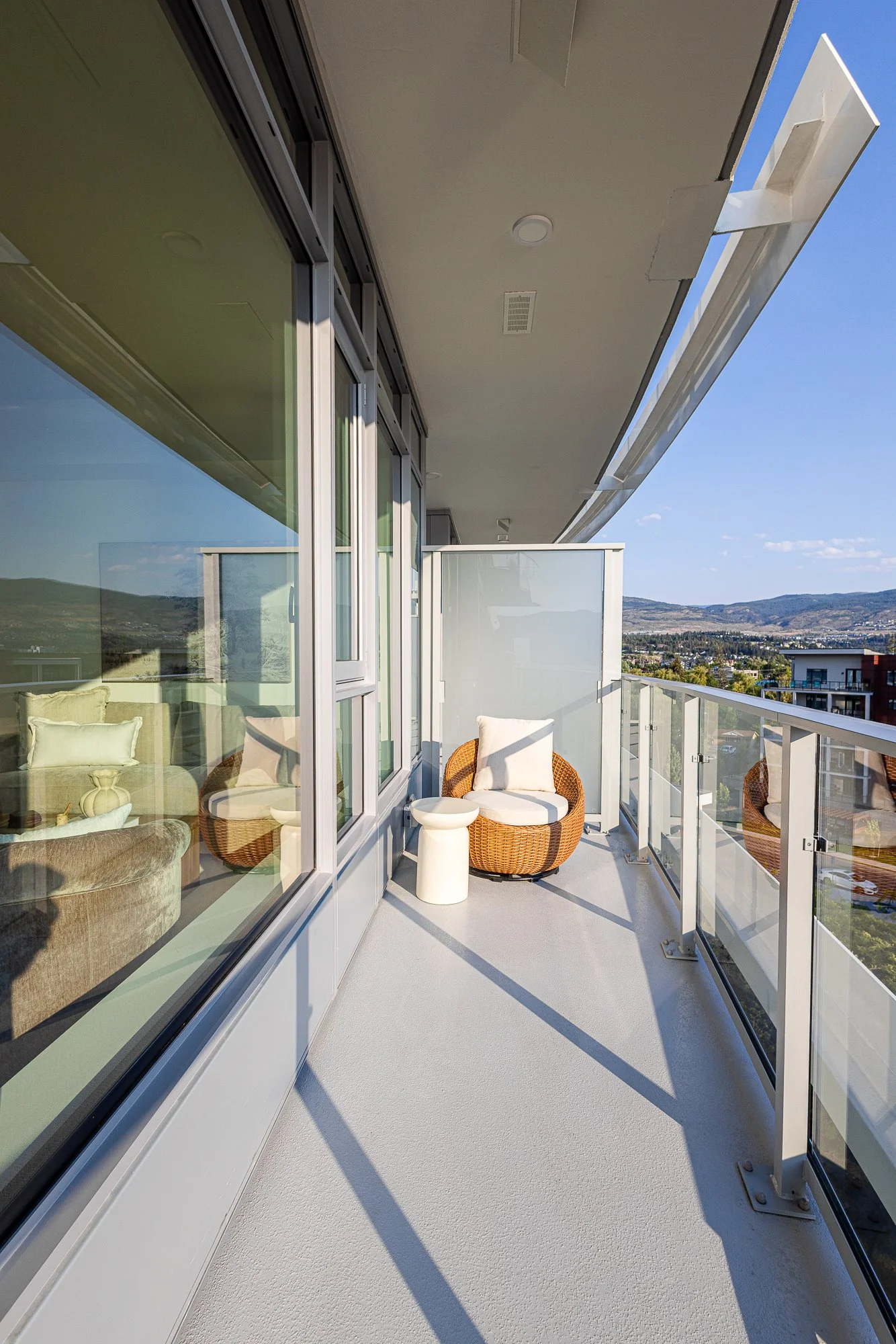 Kelowna_Vacation_Rental_Aqua_Waterfront_Bowen_Patio_27 2.jpg