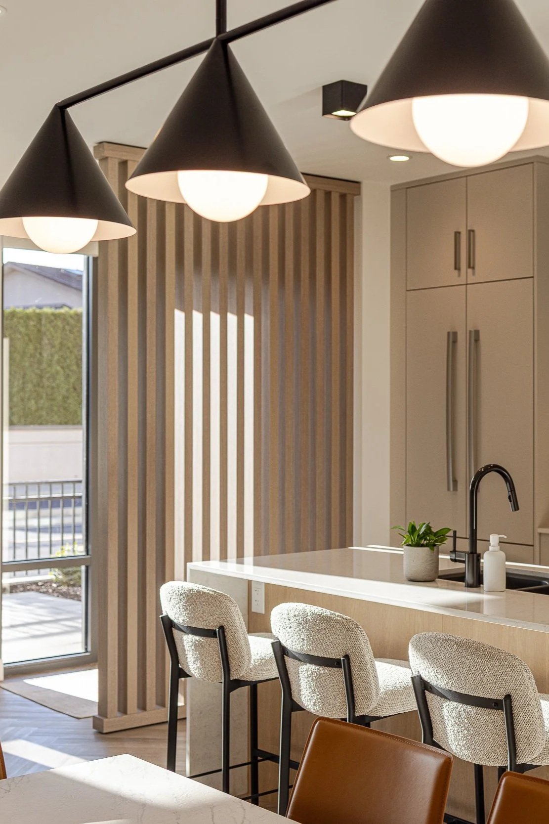 Kelowna_Furnished_Executive_Home_Movala Ktichen 33.jpg